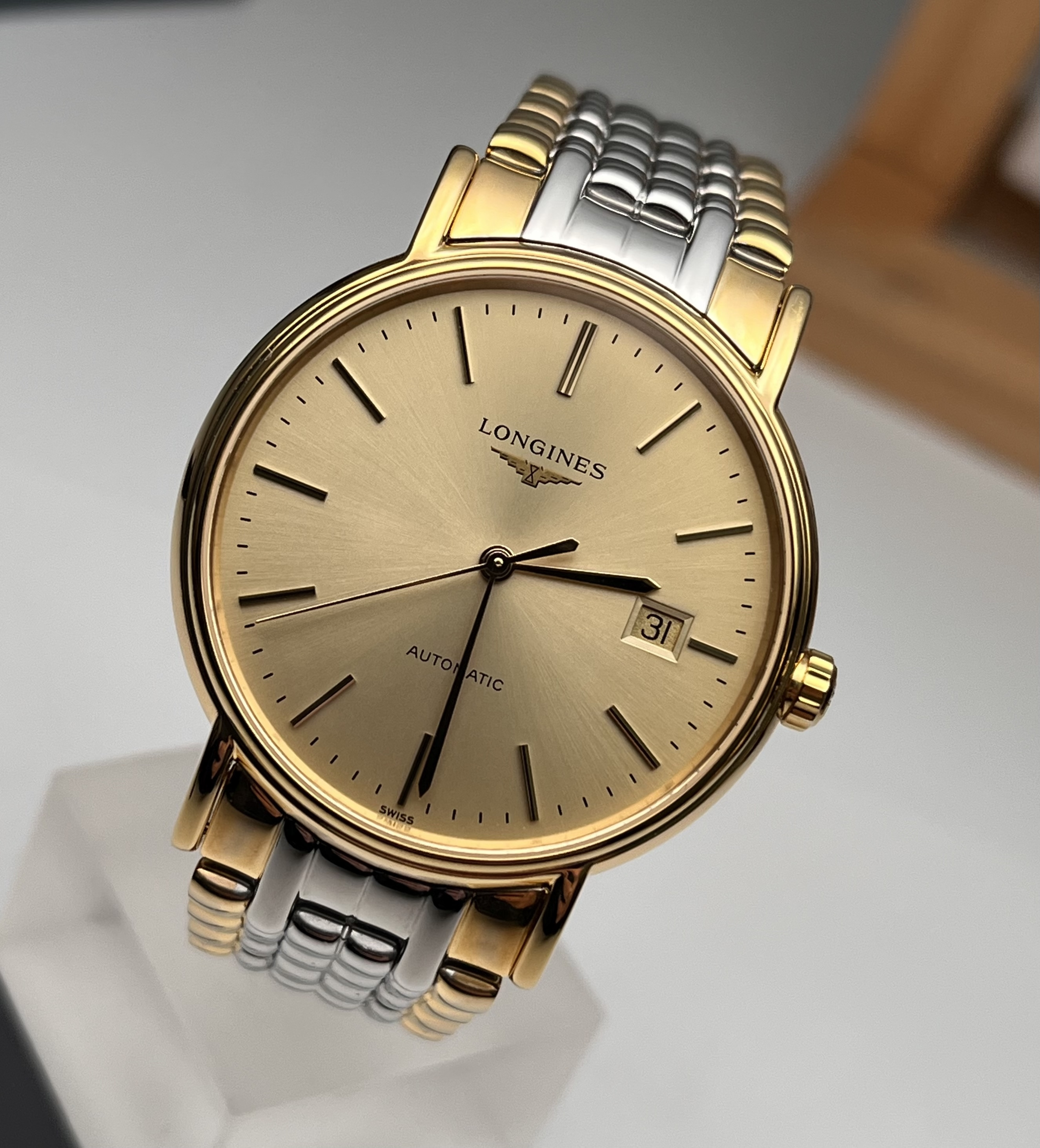 Longines L4.921.2.32.7 detail 1