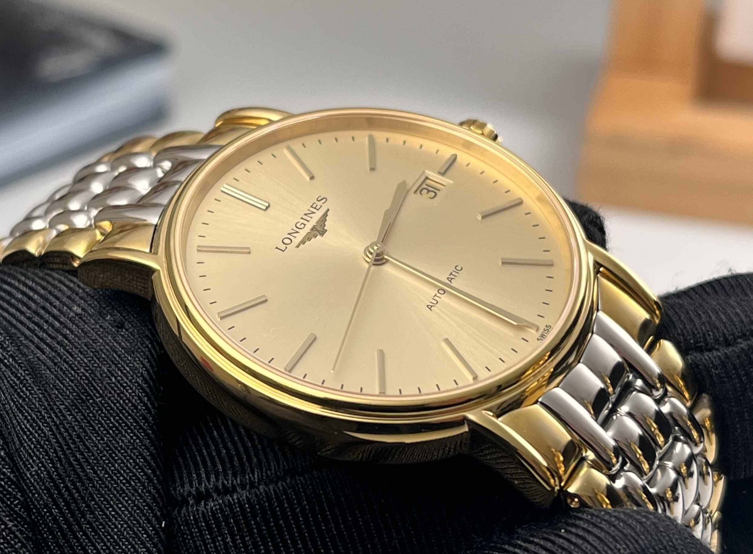 Longines L4.921.2.32.7 detail 2