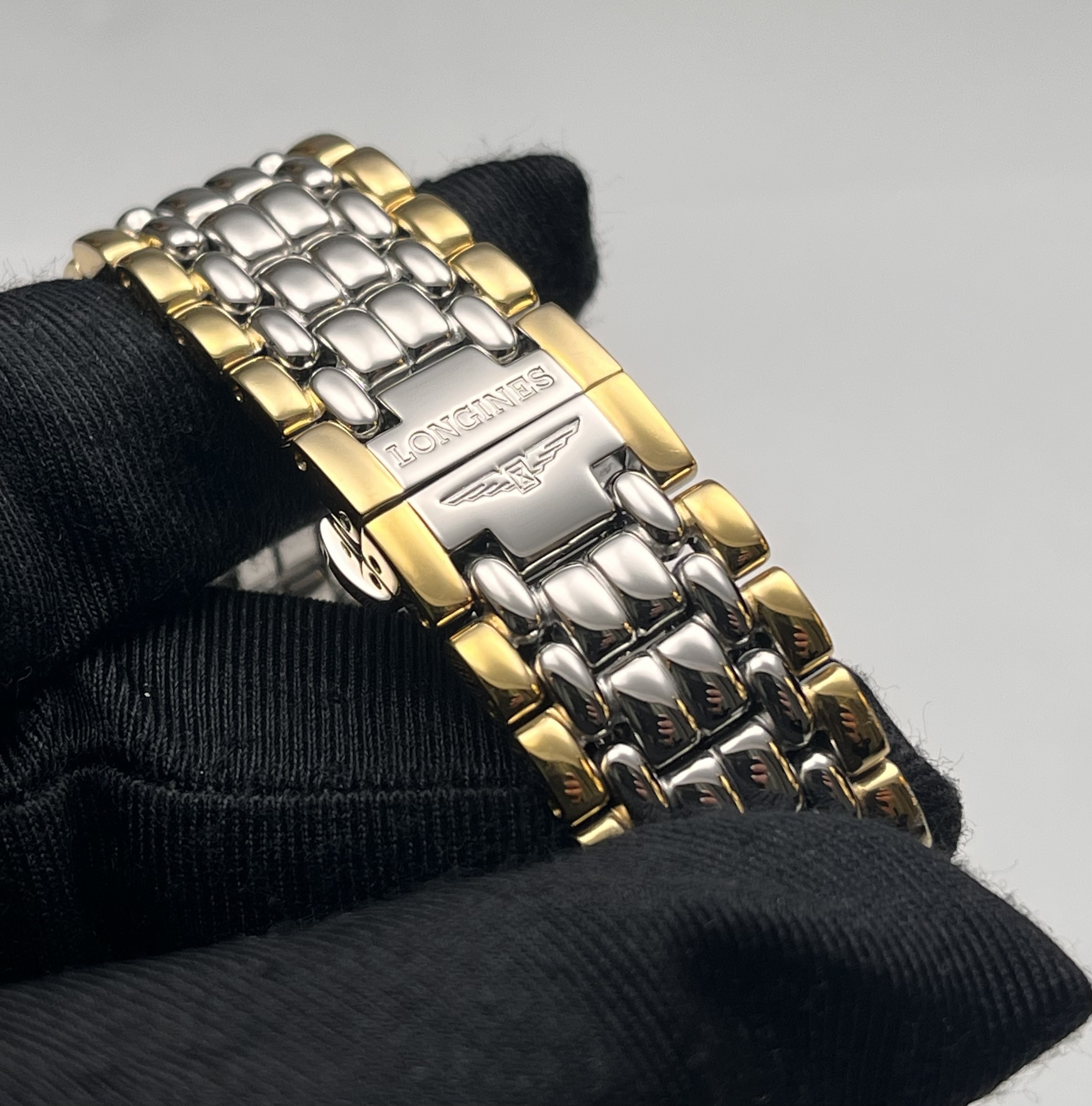 Longines L4.921.2.32.7 detail 5