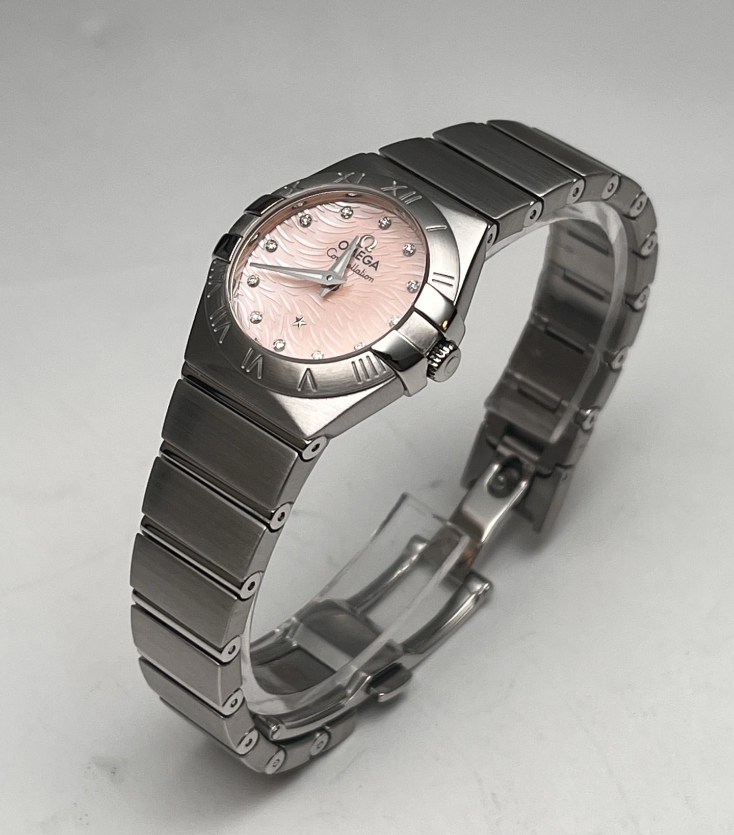 Omega 123.10.24.60.57.002 detail 3