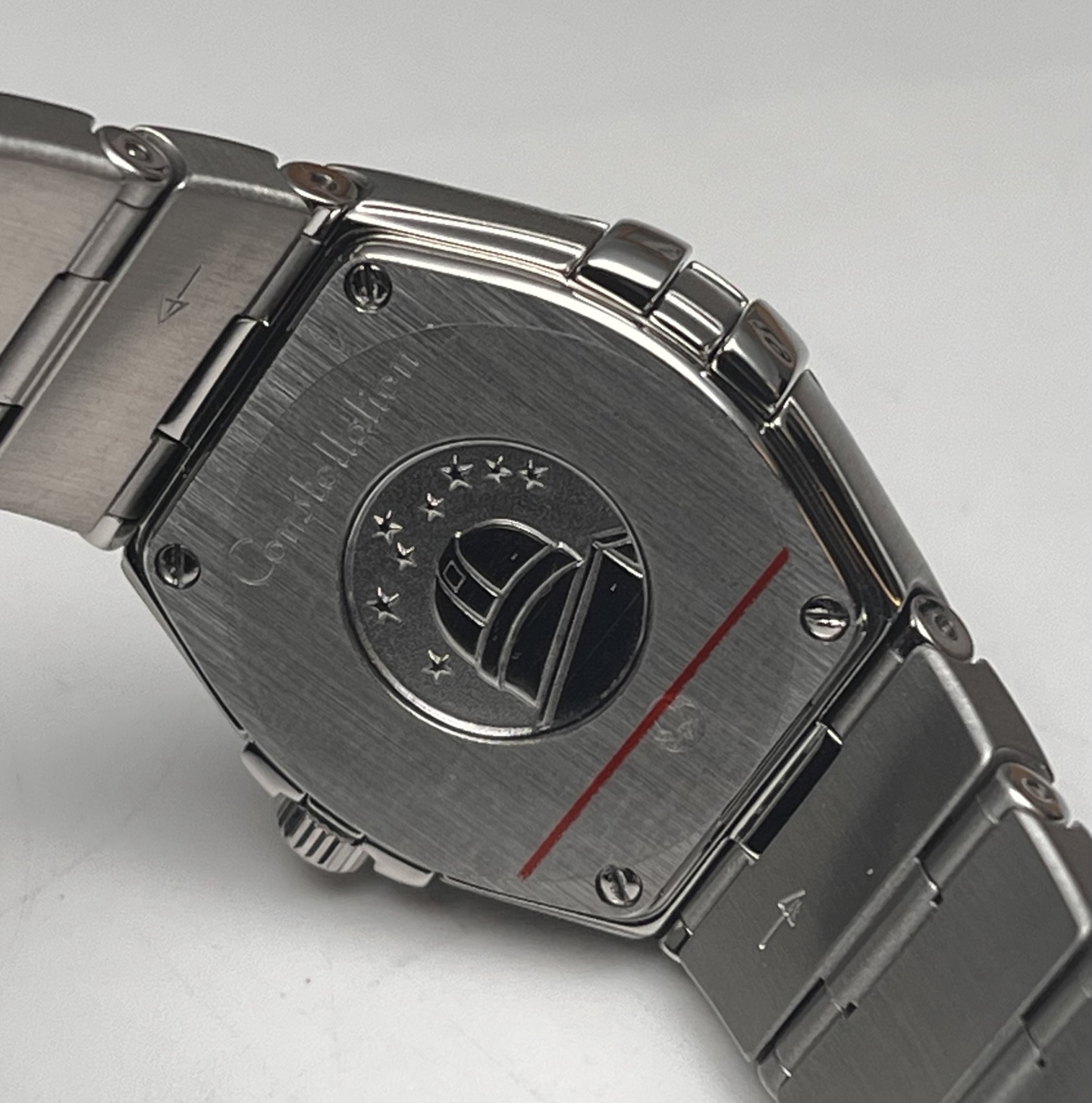 Omega 123.10.24.60.57.002 detail 8