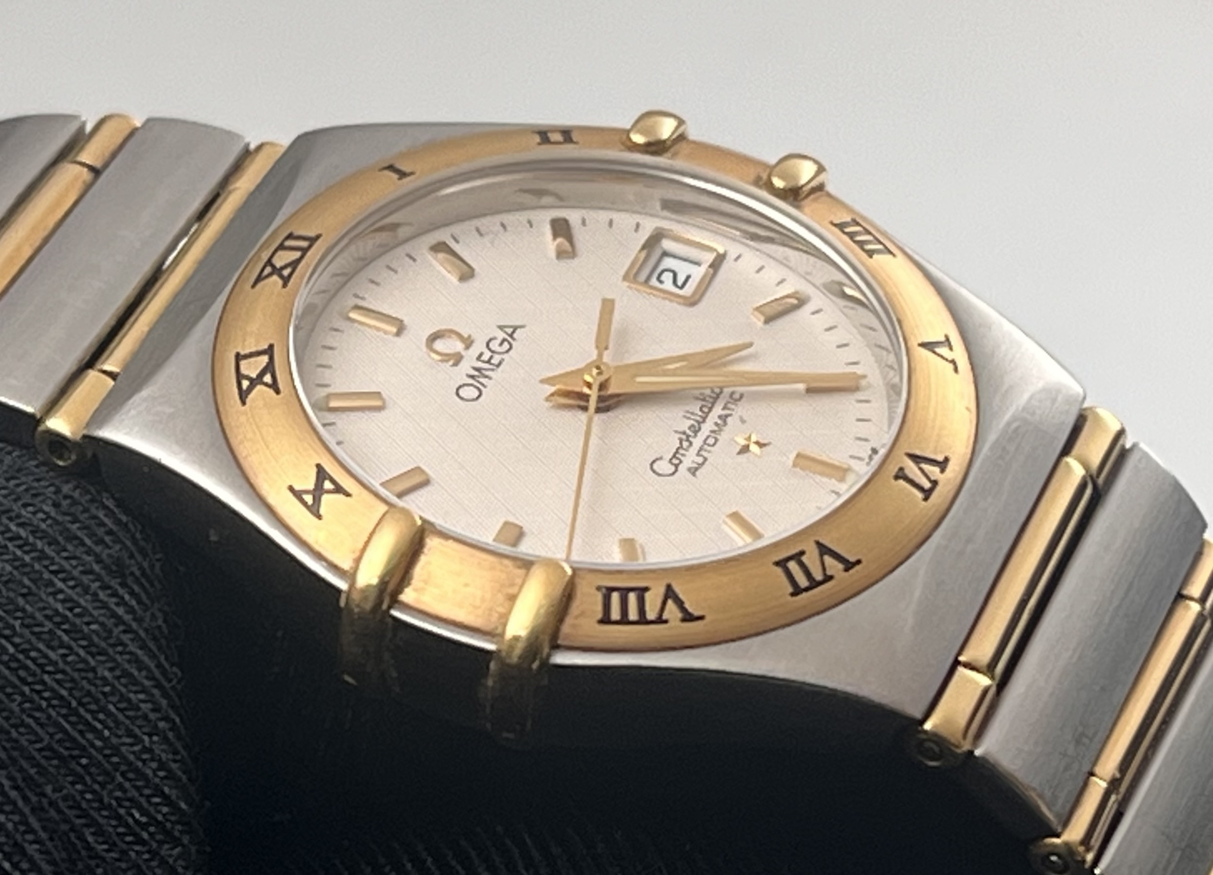 Omega 1292.30.00 detail 4