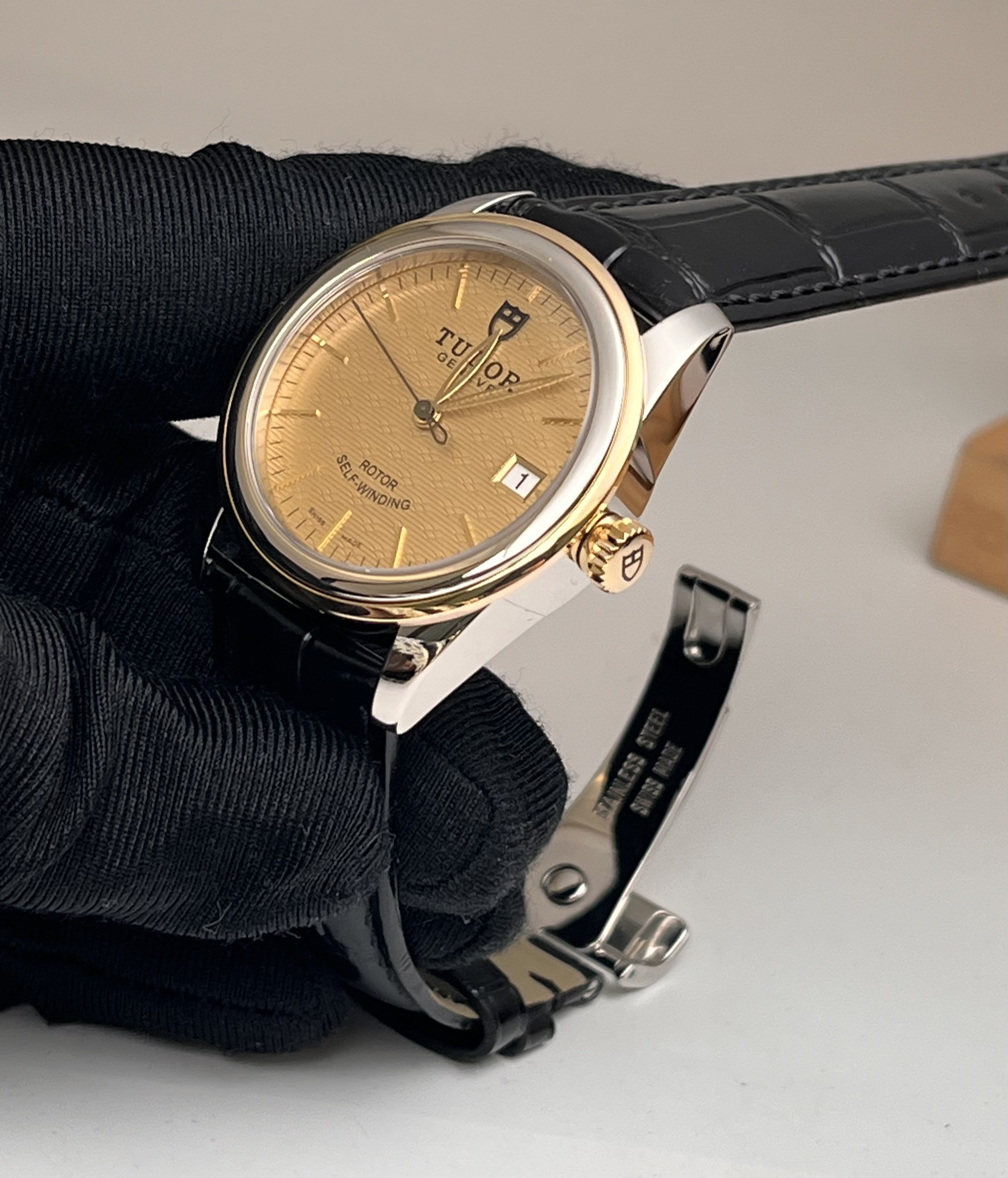 Tudor 55003 detail 2