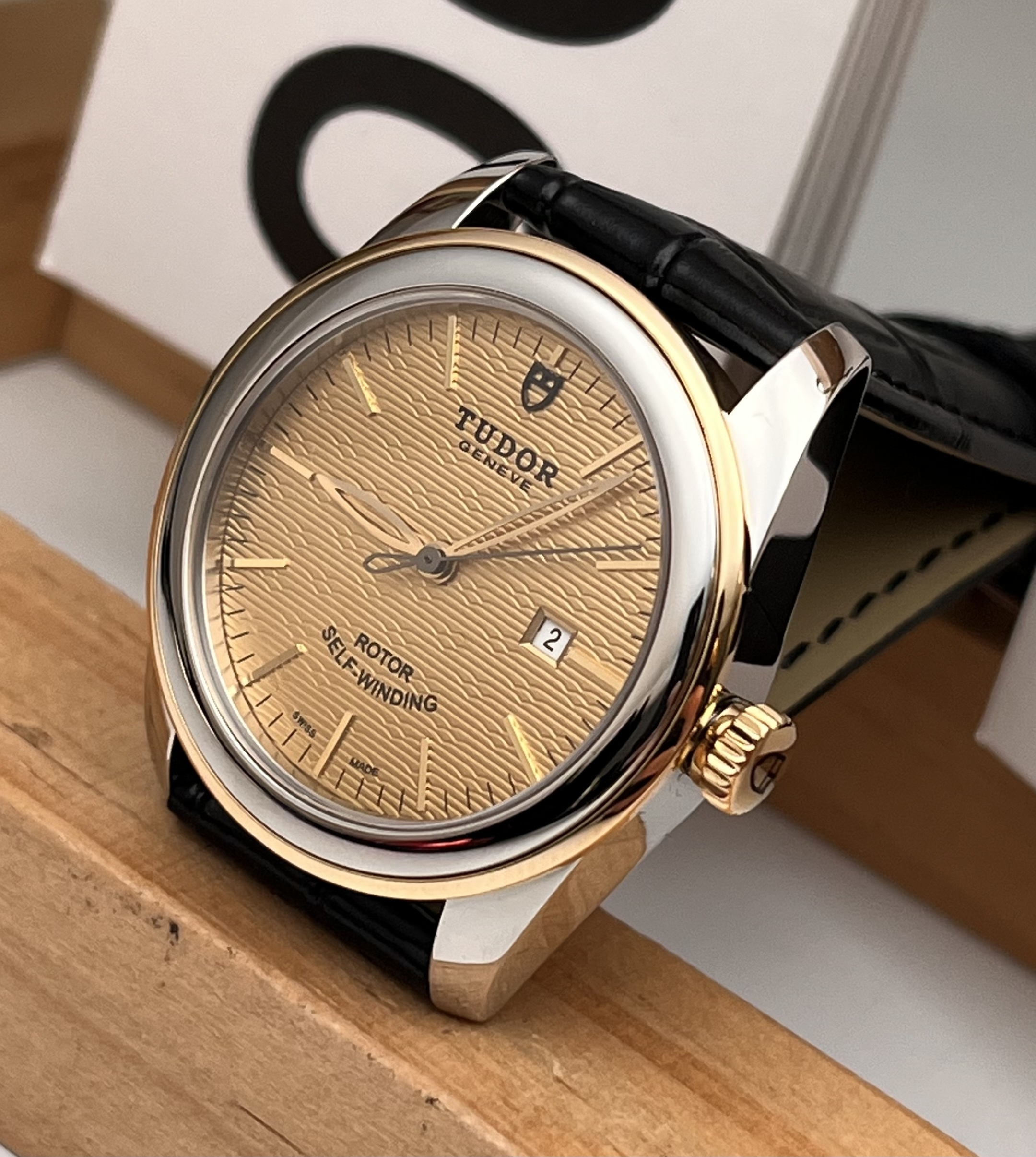 Tudor 53003 detail 4