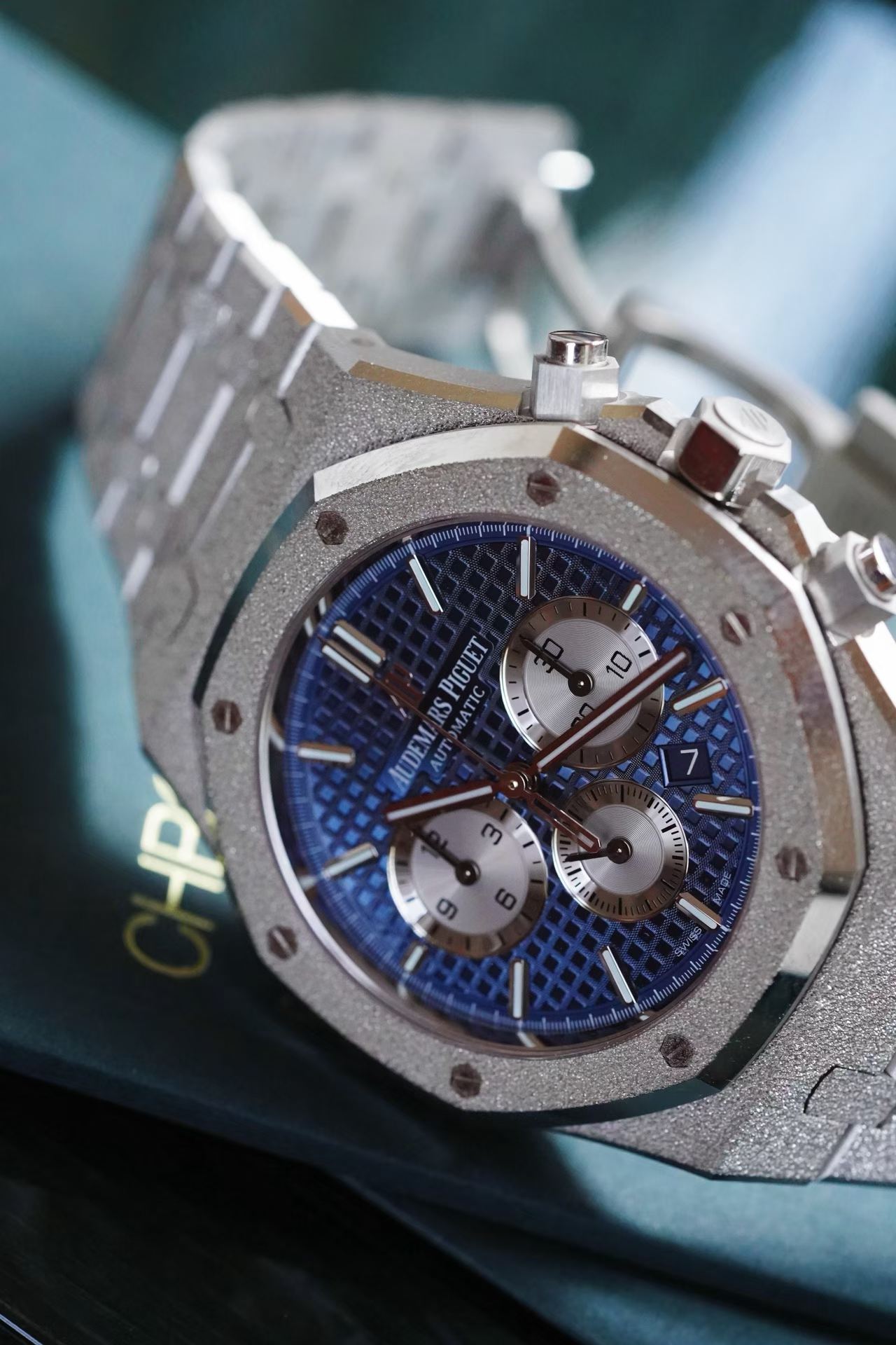 Audemars Piguet 26331BC.GG.1224BC.02 detail 3