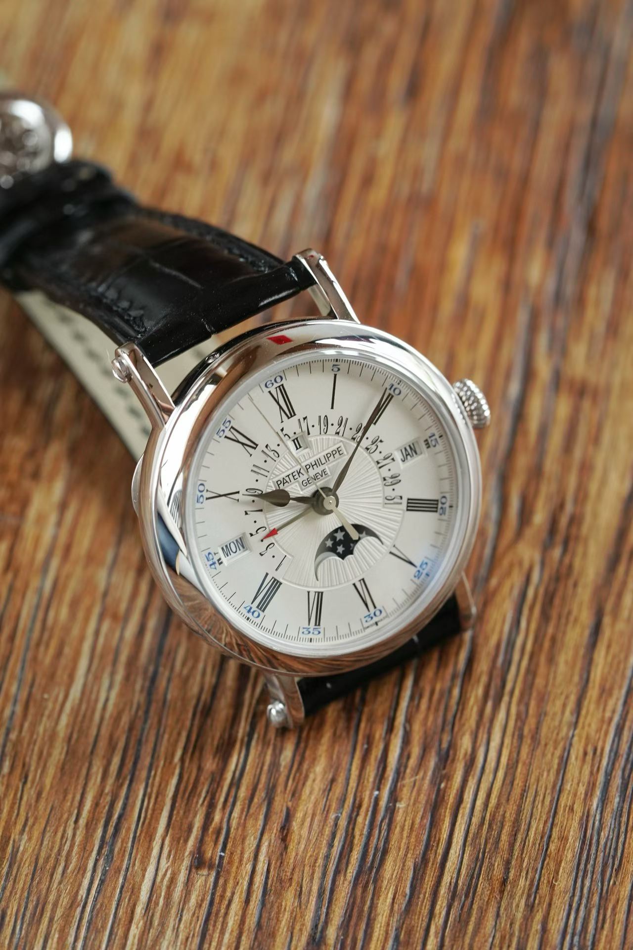 Patek Philippe 5159G detail 1