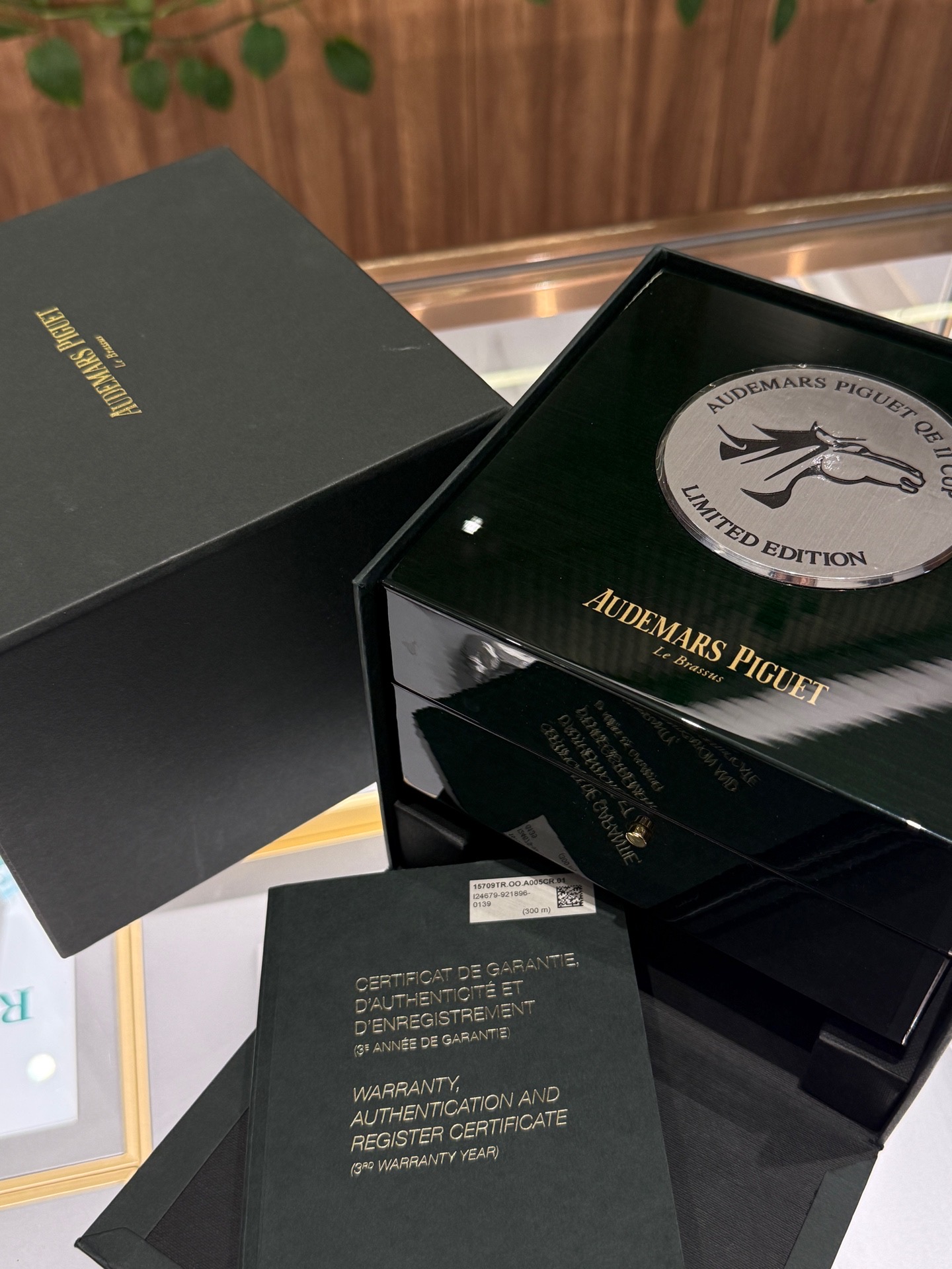 Audemars Piguet 15709TR.OO.A005CR.01 detail 2