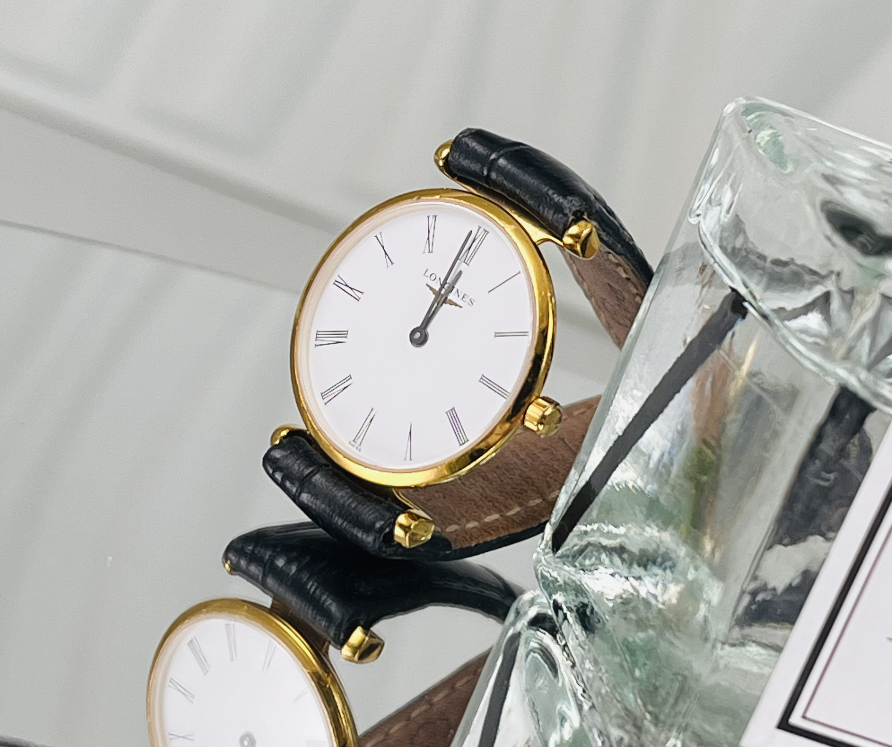 Longines L4.209.2.11.2 detail 1