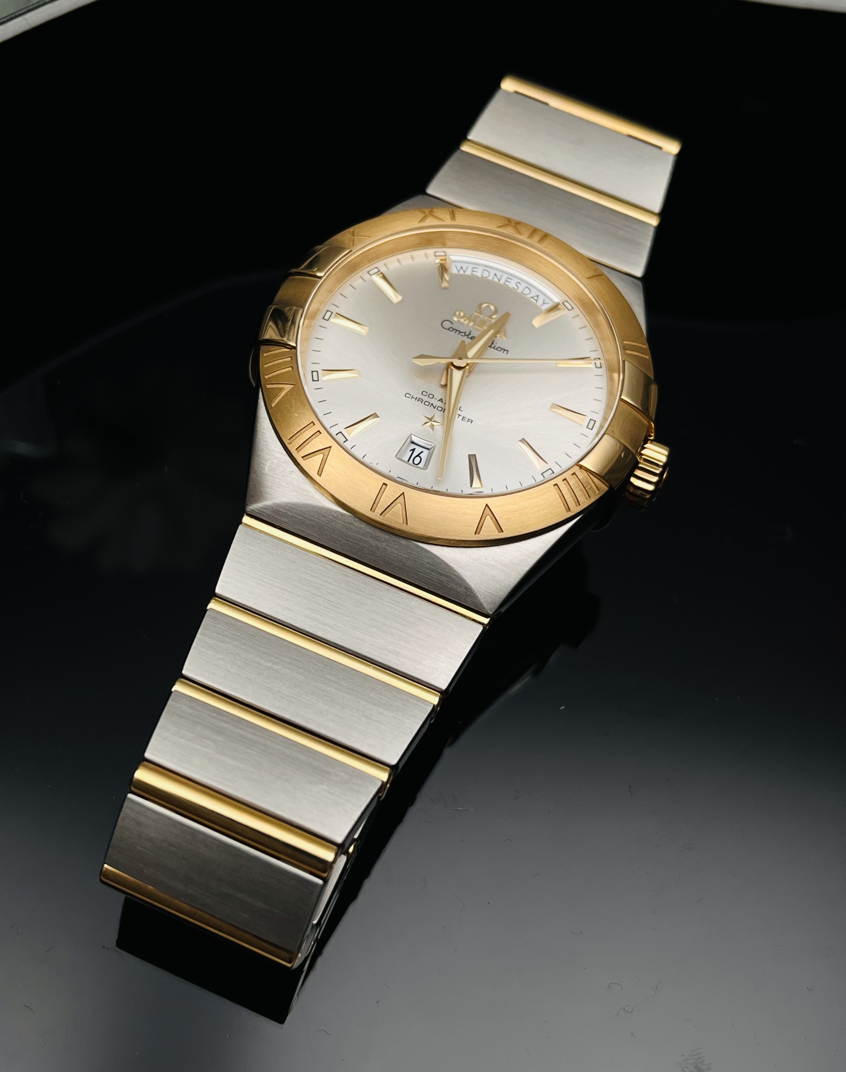 Omega 123.20.38.22.02.002 detail 4
