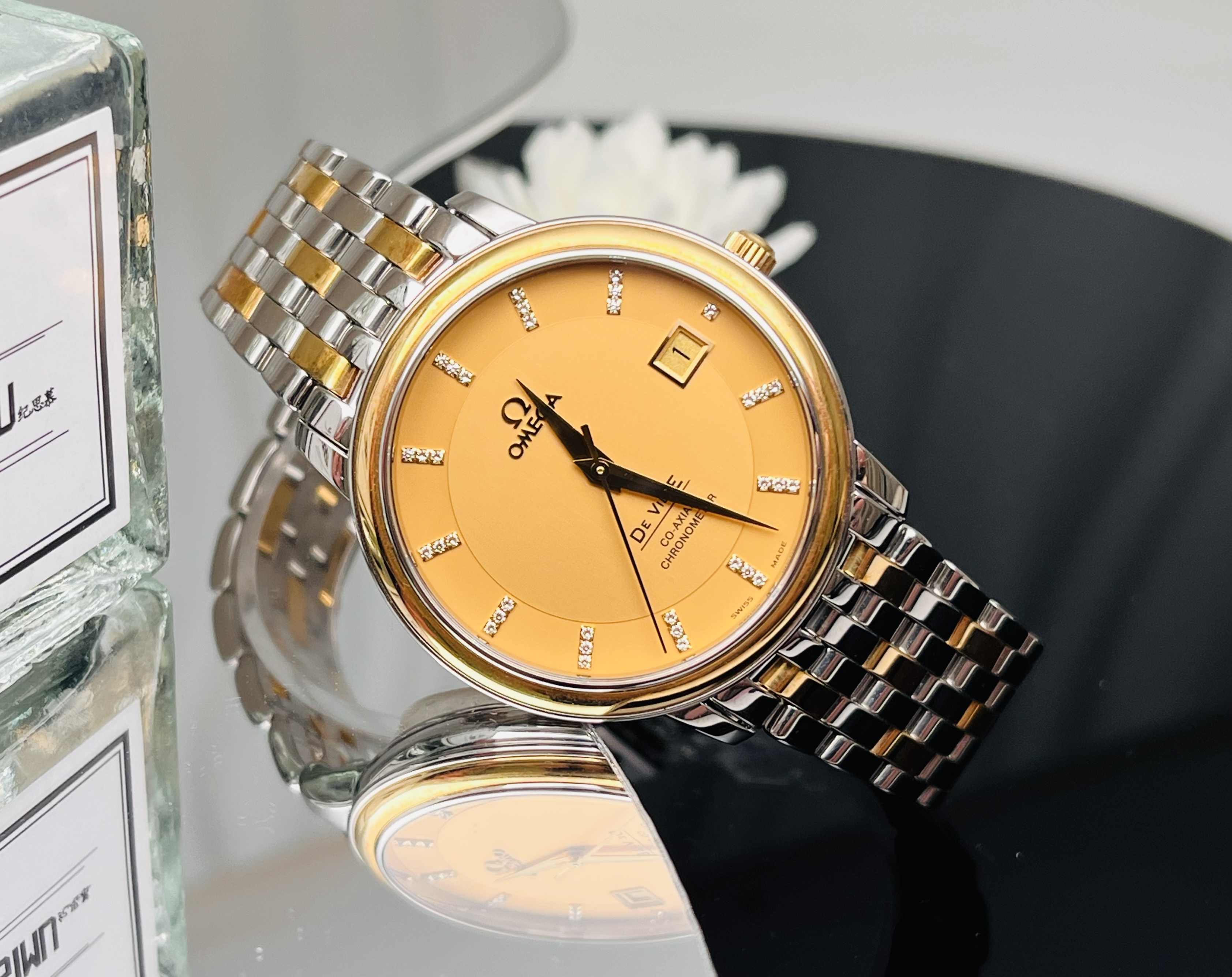 Omega 4374.15.00 detail 1