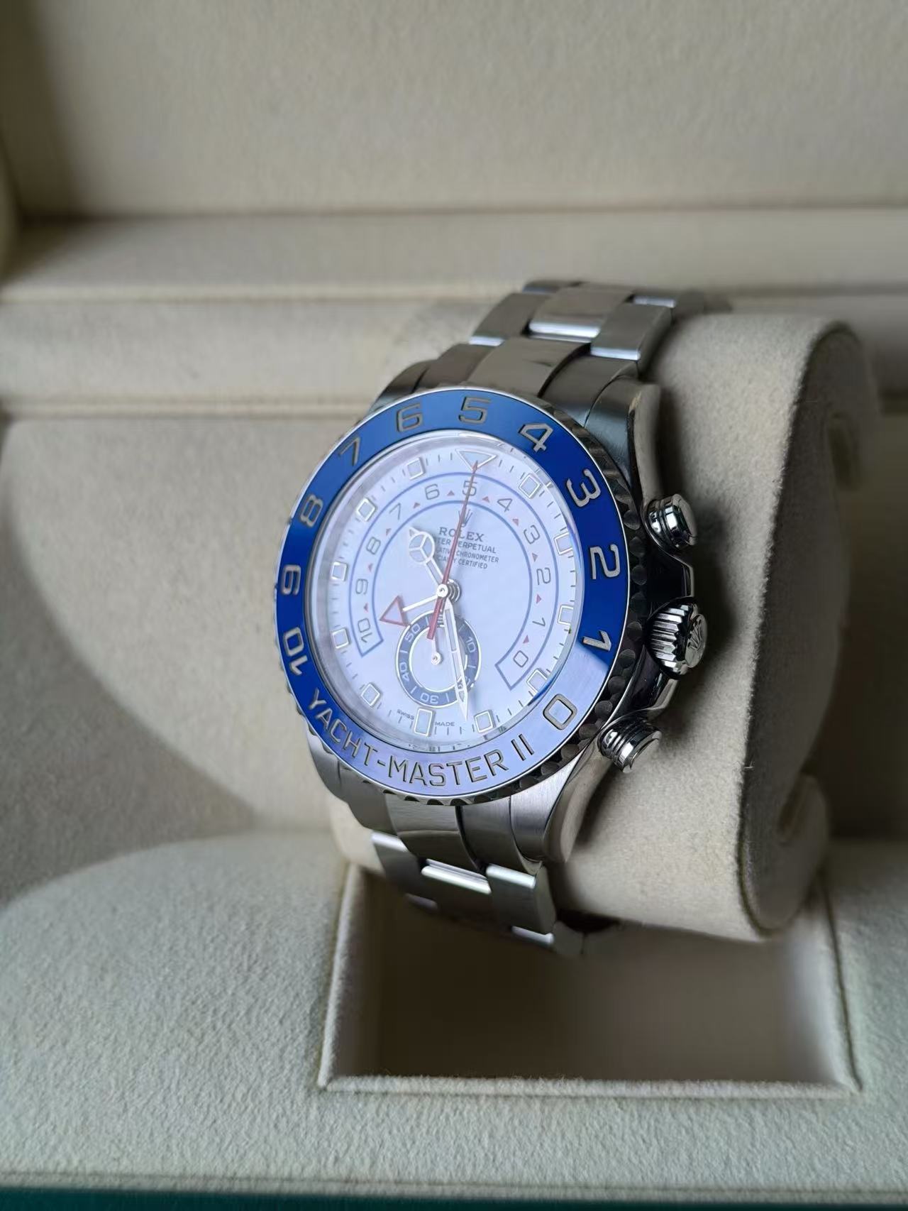Rolex 116680-0002 detail 1