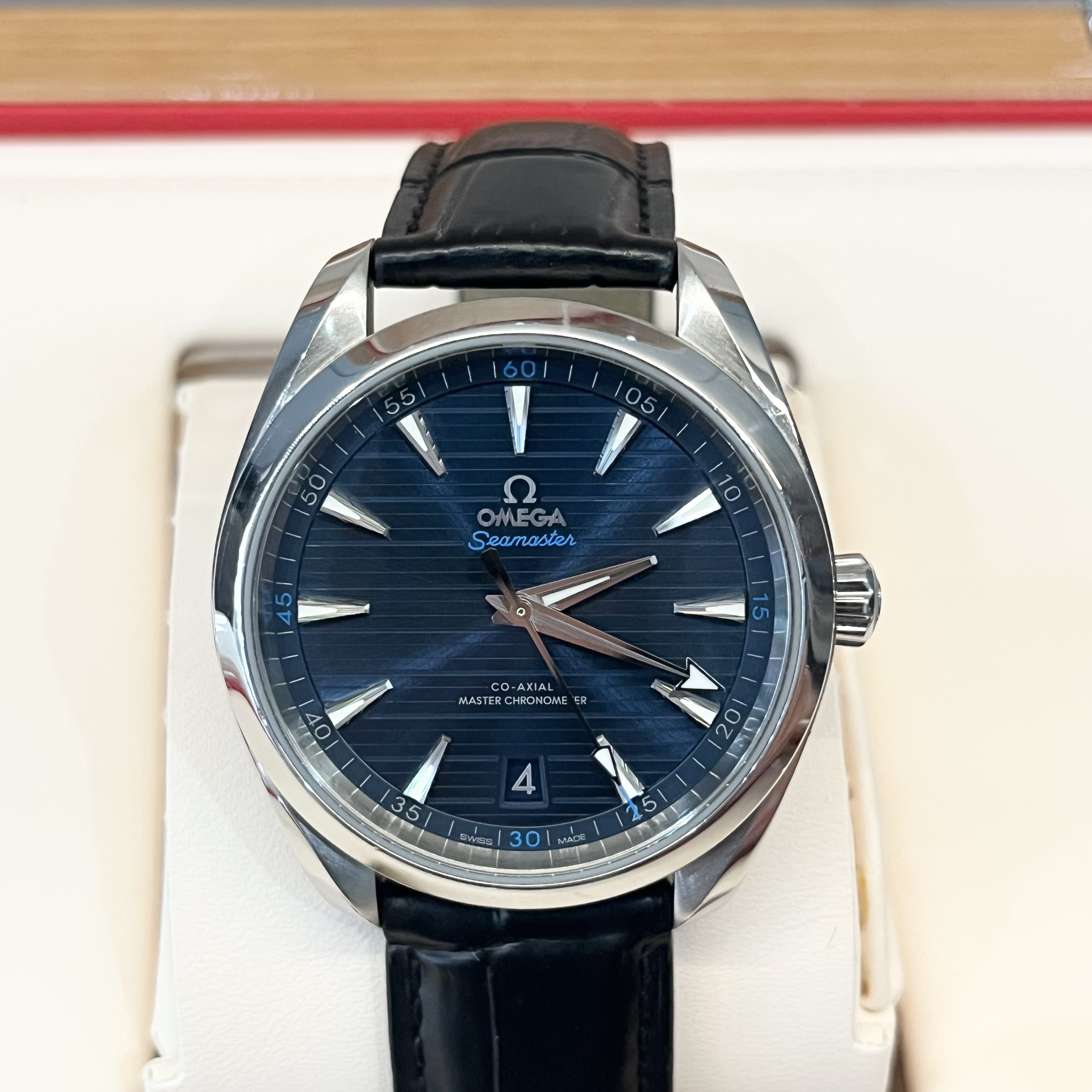 Omega 220.13.41.21.03.001