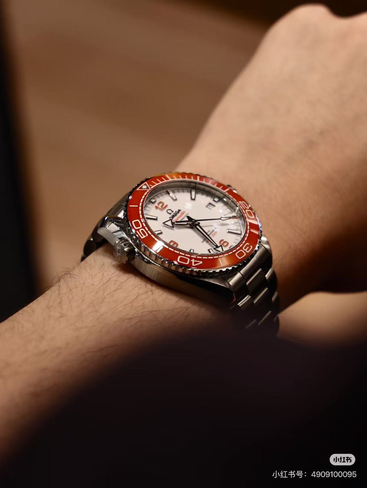 Omega 215.30.44.21.04.001 detail 5