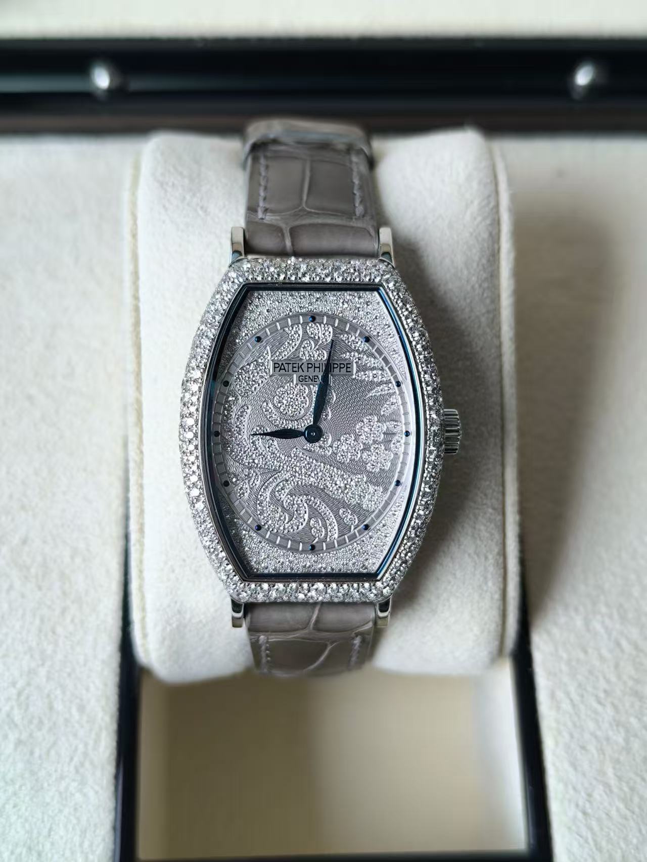 Patek Philippe 7099G-001