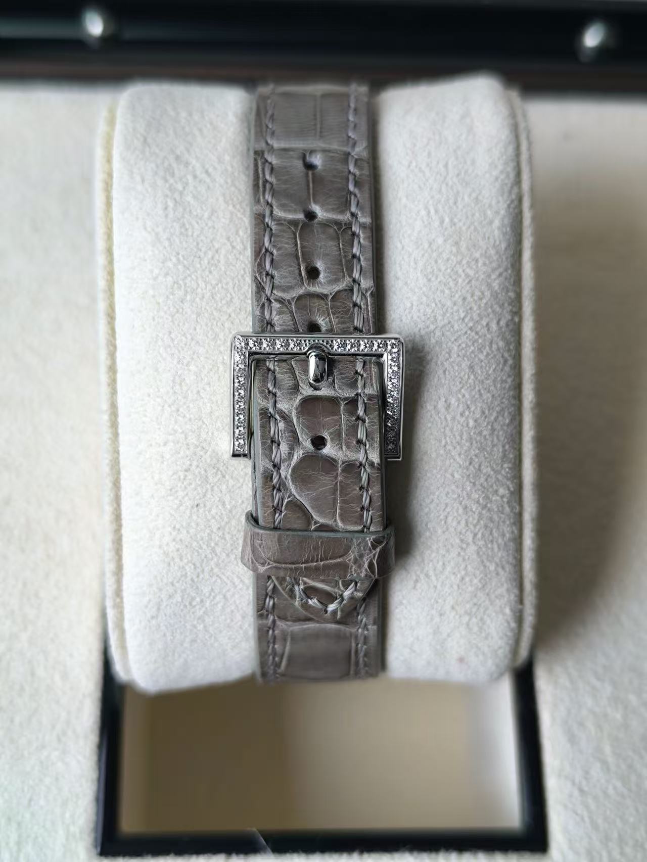 Patek Philippe 7099G-001 detail 4