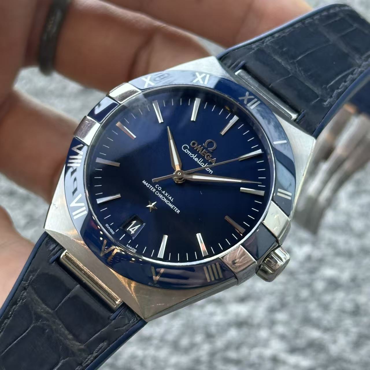 Omega 131.33.41.21.03.001 detail 1