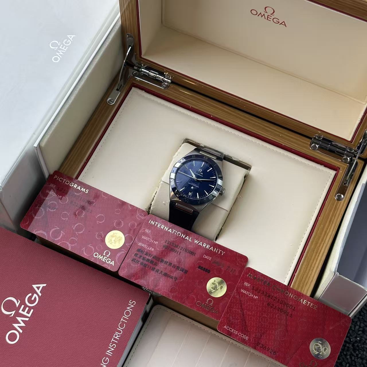 Omega 131.33.41.21.03.001 detail 7