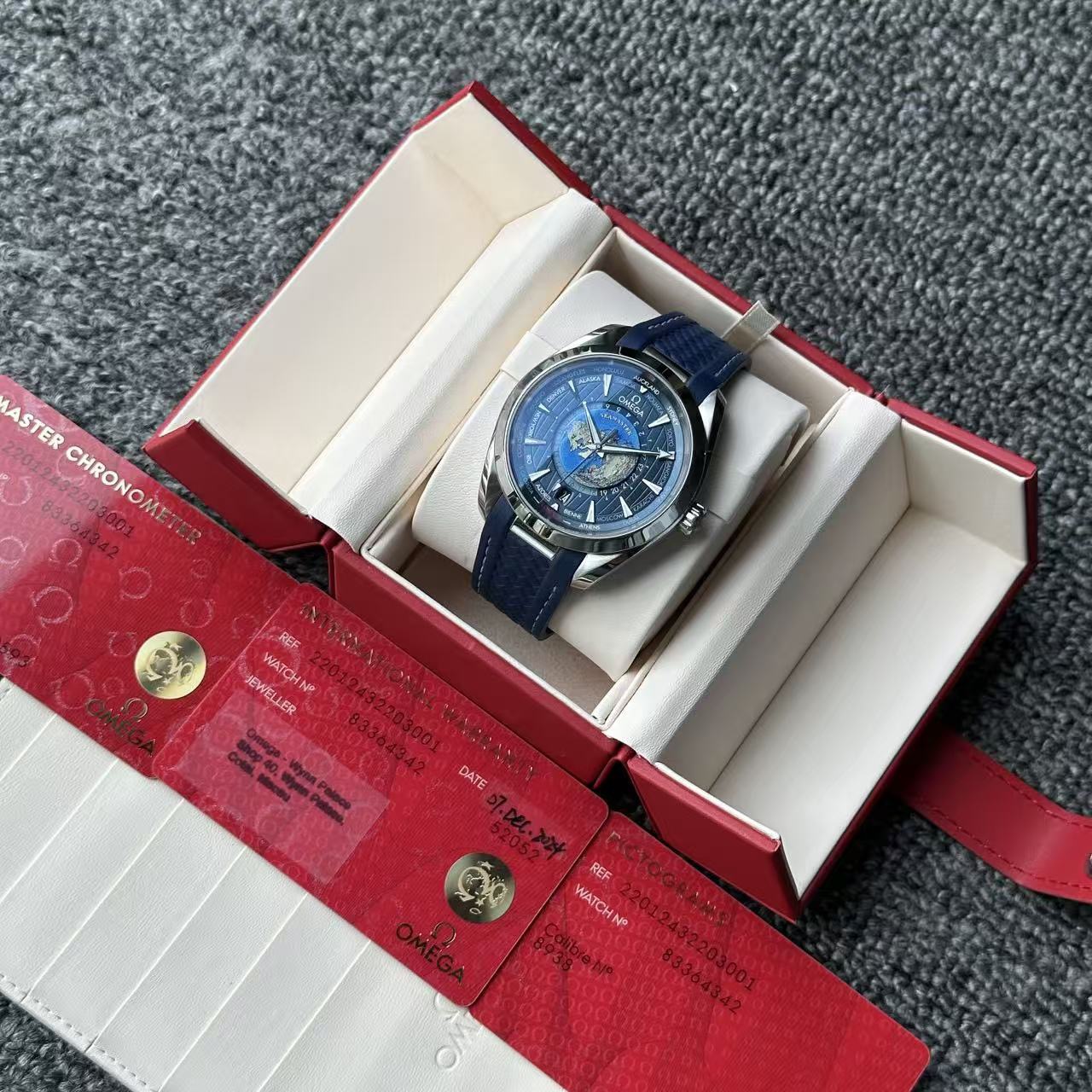 Omega 220.12.43.22.03.001 detail 7