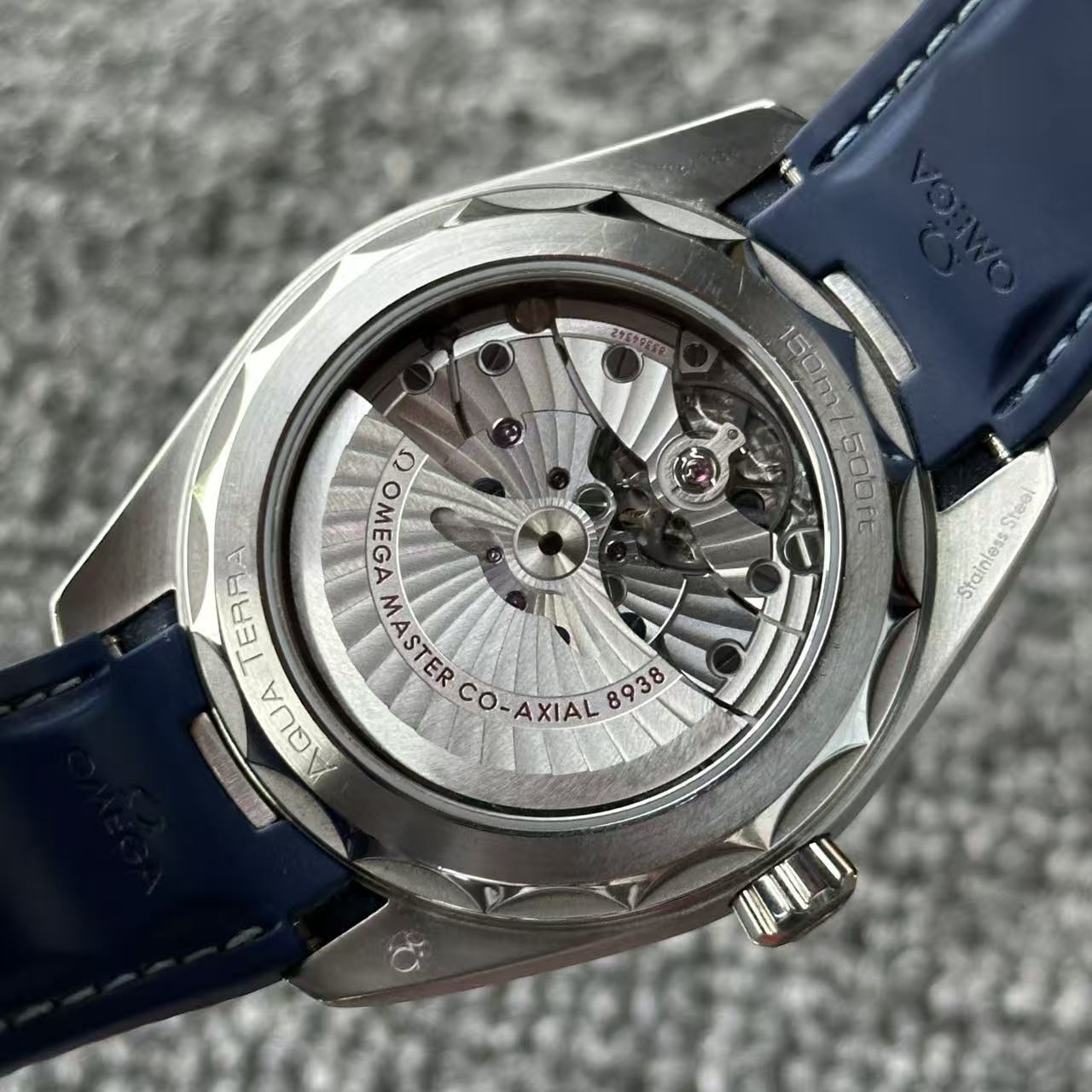 Omega 220.12.43.22.03.001 detail 6