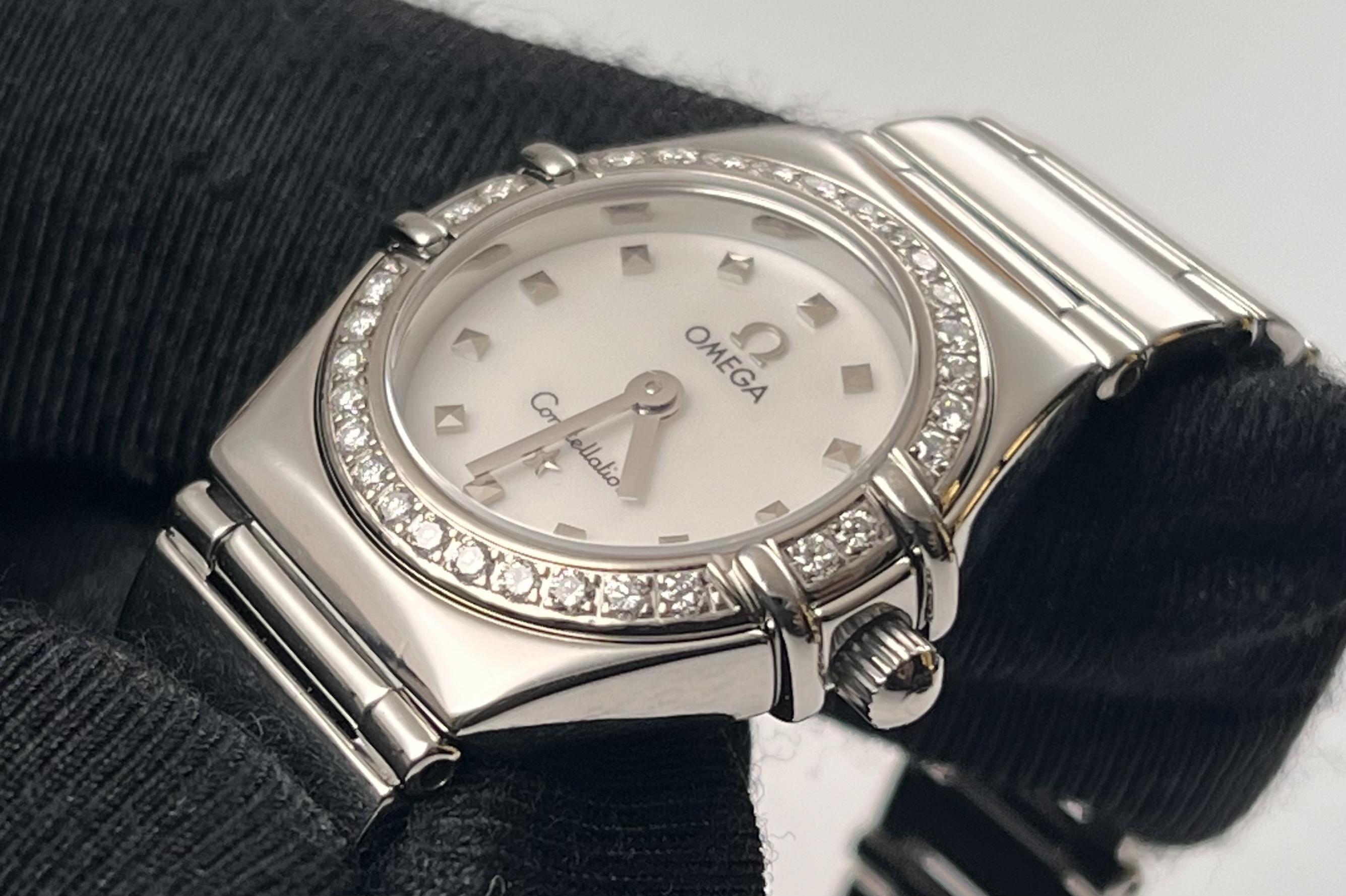Omega 1465.71.00 detail 4