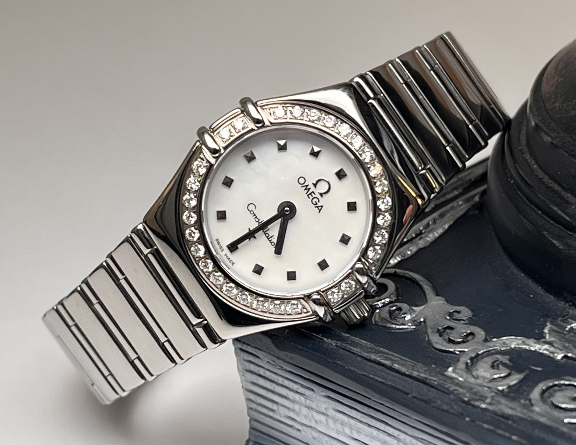 Omega 1465.71.00 detail 2