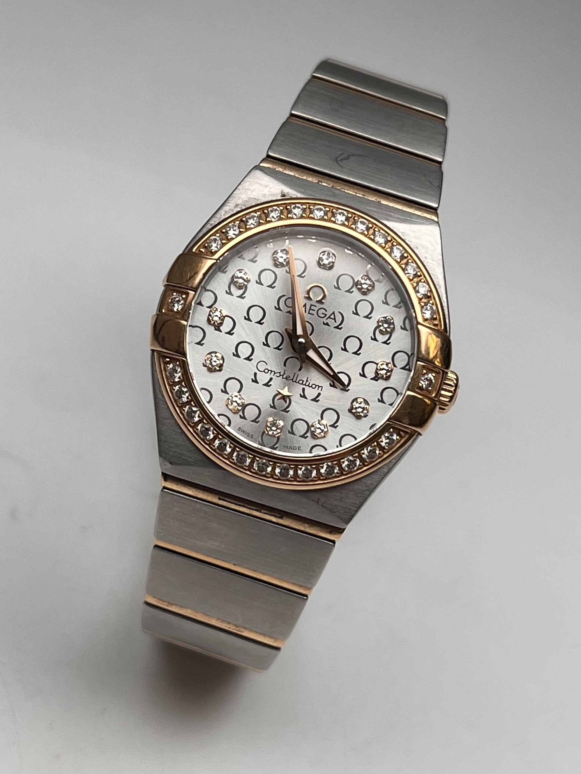 Omega 123.25.24.60.55.010 detail 1