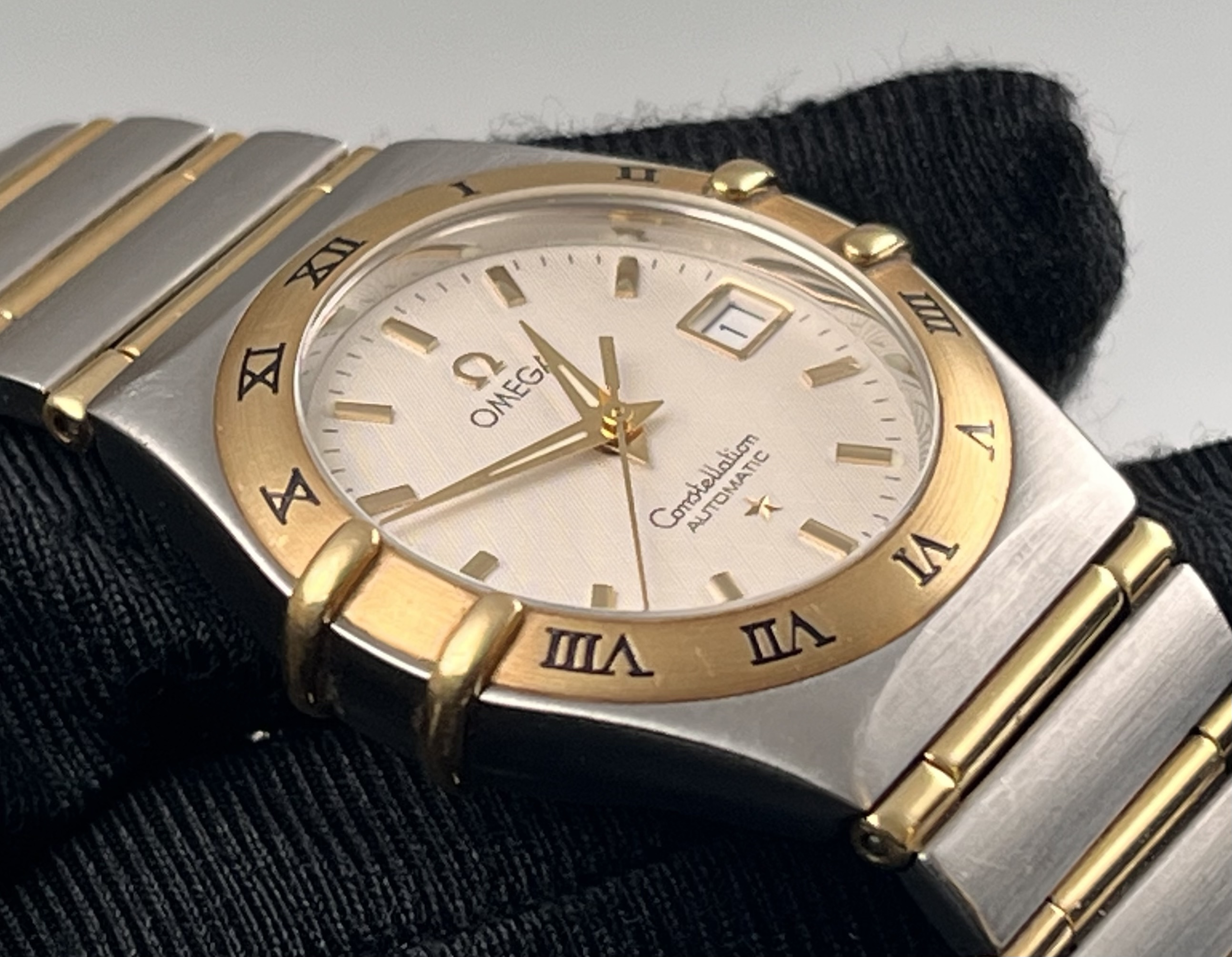Omega 1292.30.00 detail 3