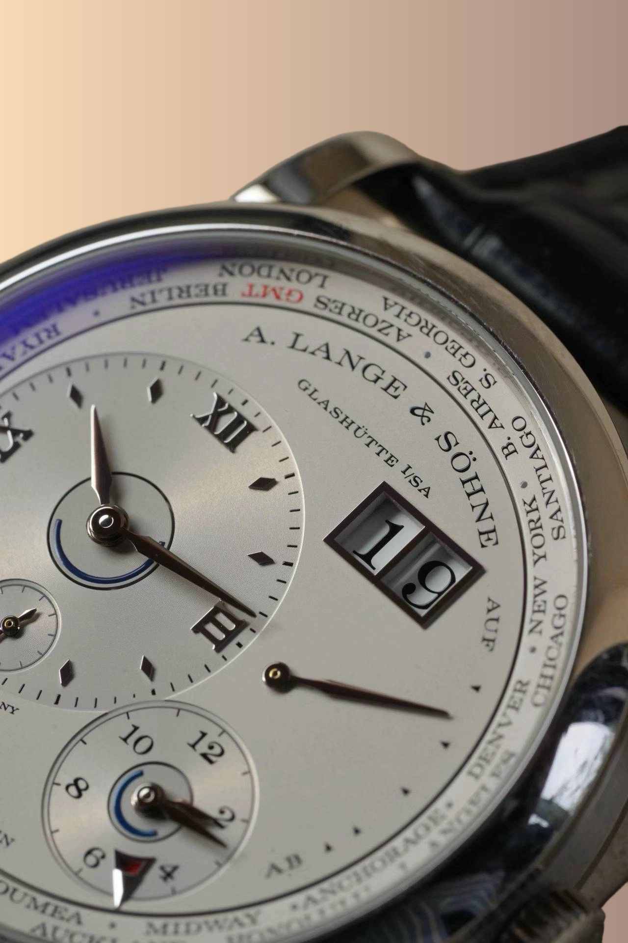 A. Lange & S&ouml;hne 136.025 detail 3