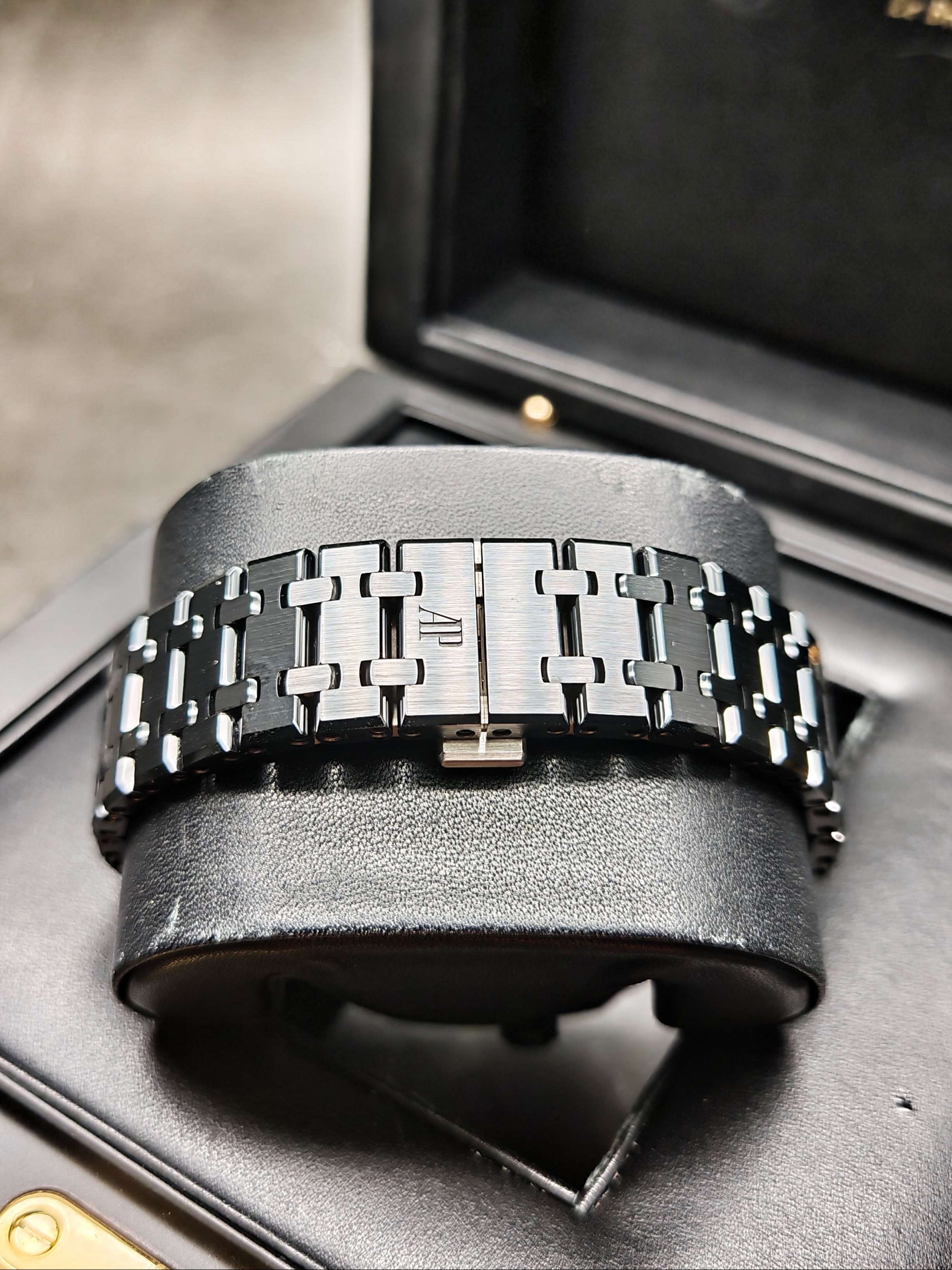 Audemars Piguet 26585CE.OO.1225CE.01 detail 8