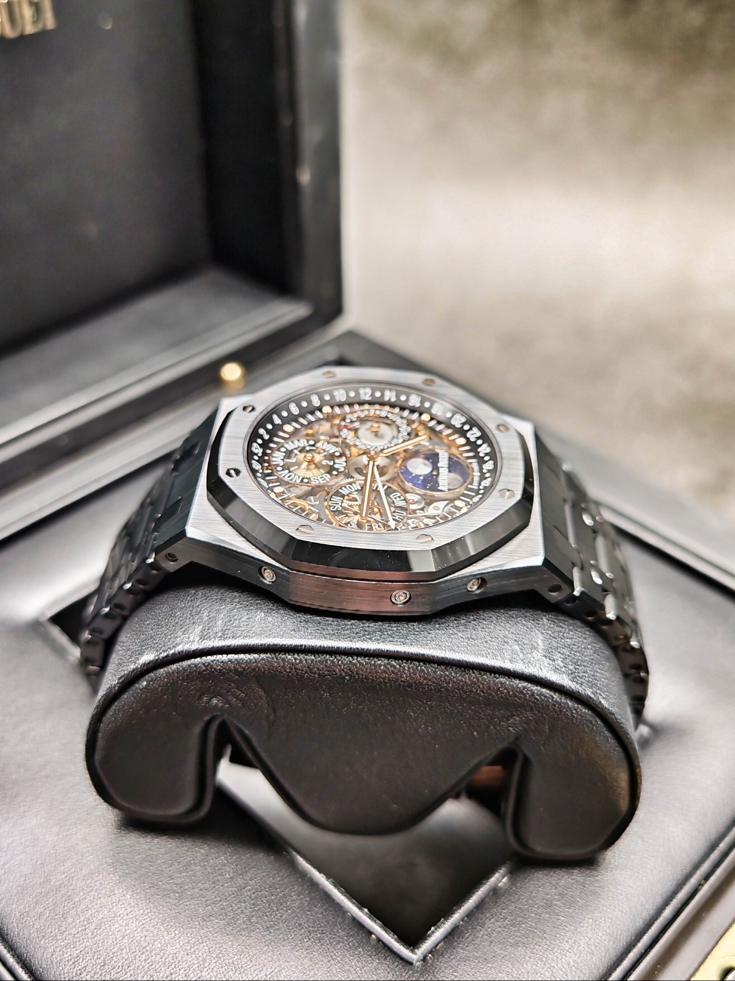 Audemars Piguet 26585CE.OO.1225CE.01 detail 5