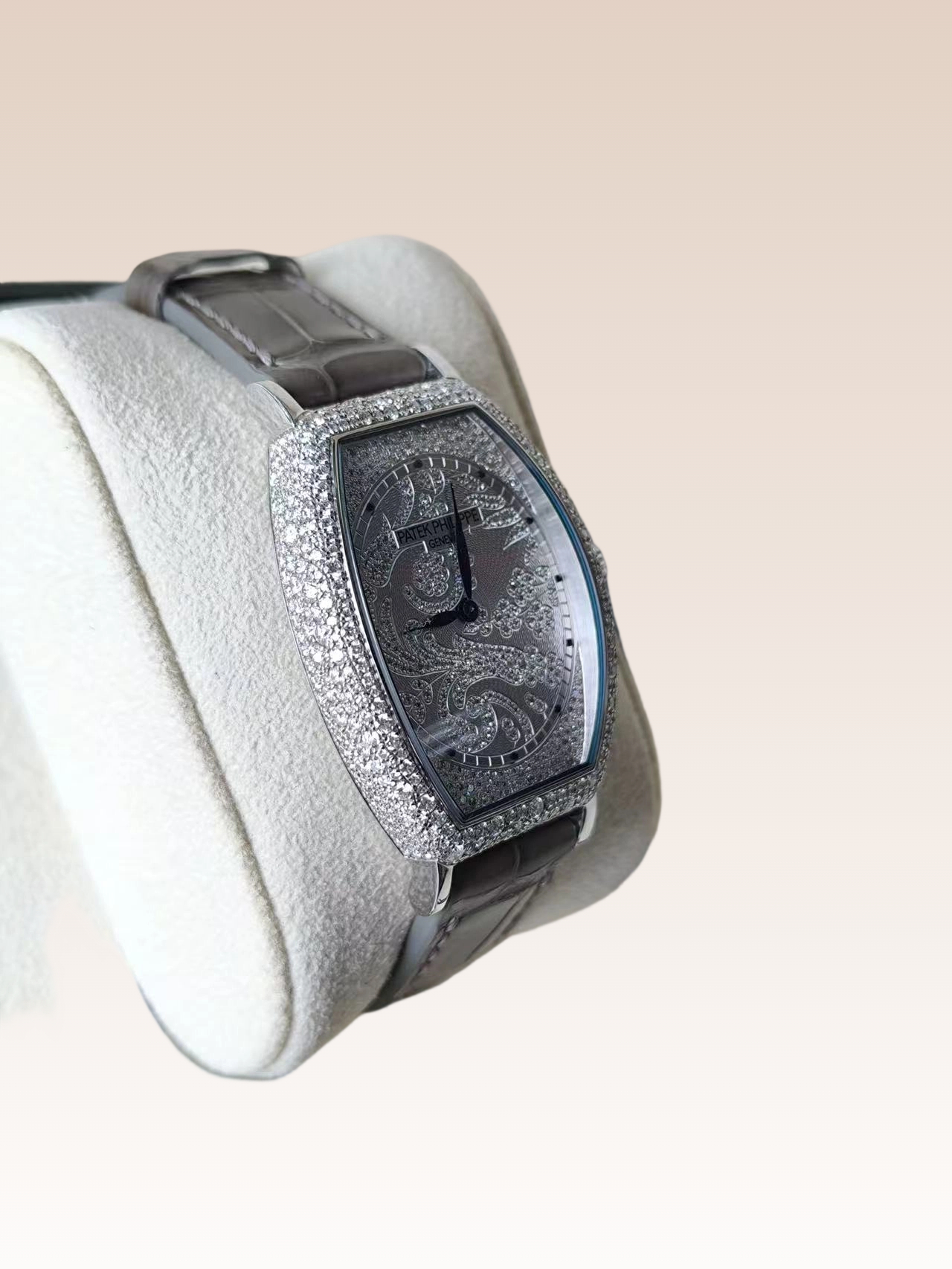 Patek Philippe 7099G-001 detail 7