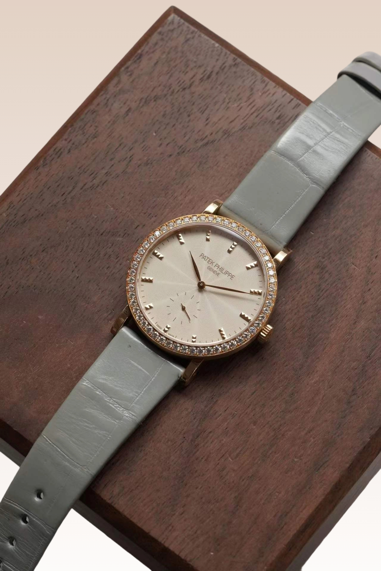 Patek Philippe 7120R-001 detail 4