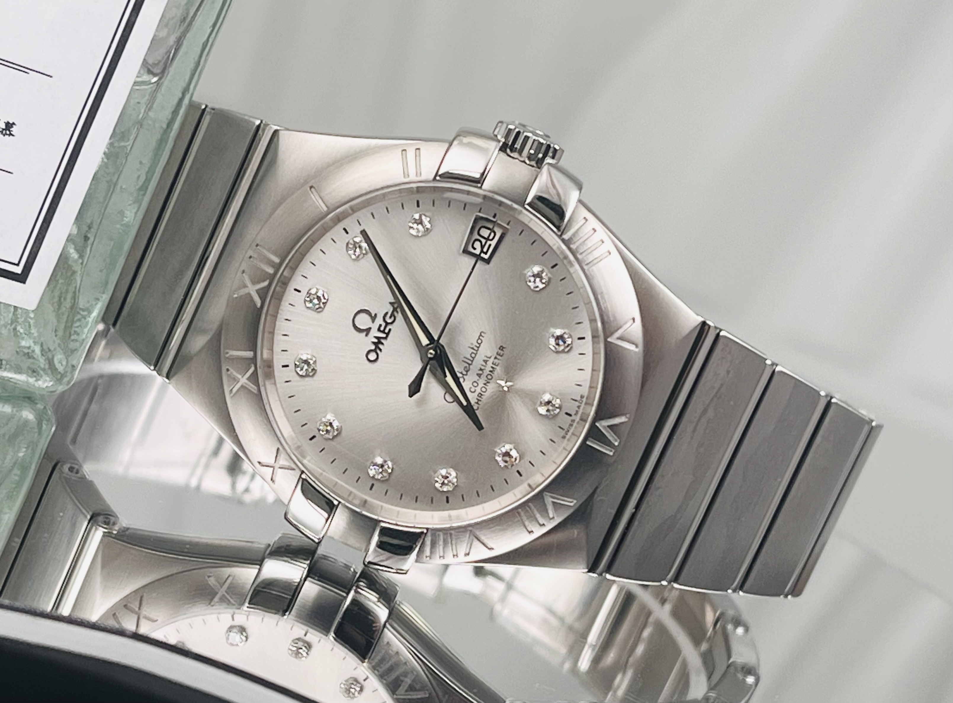 Omega 123.10.35.20.52.001 detail 2