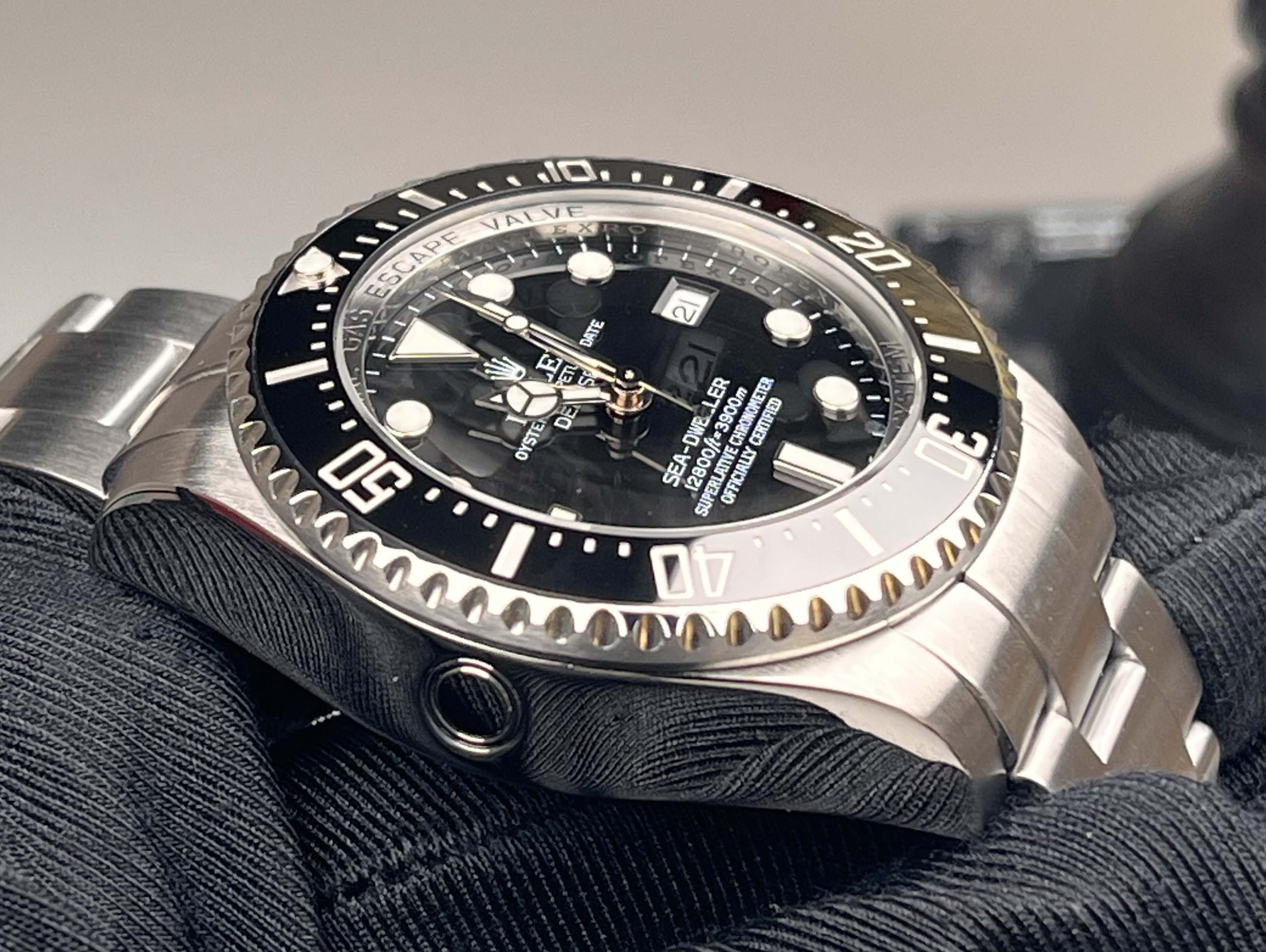 Rolex 116660-98210 detail 2