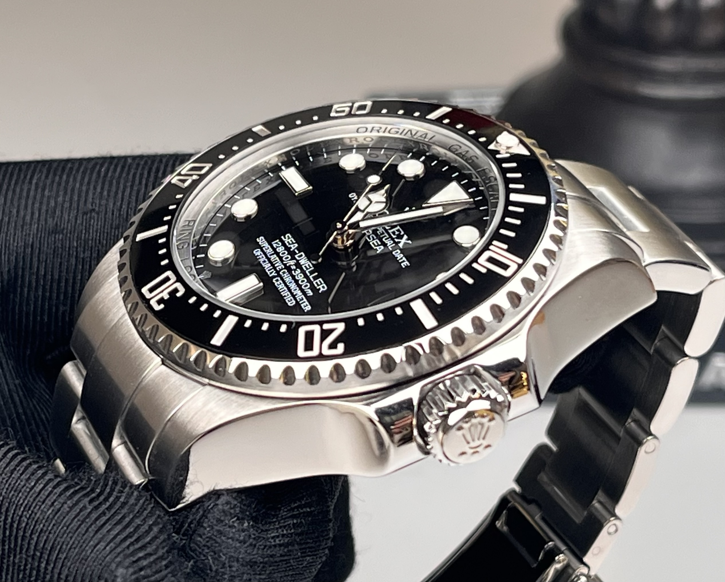 Rolex 116660-98210 detail 3