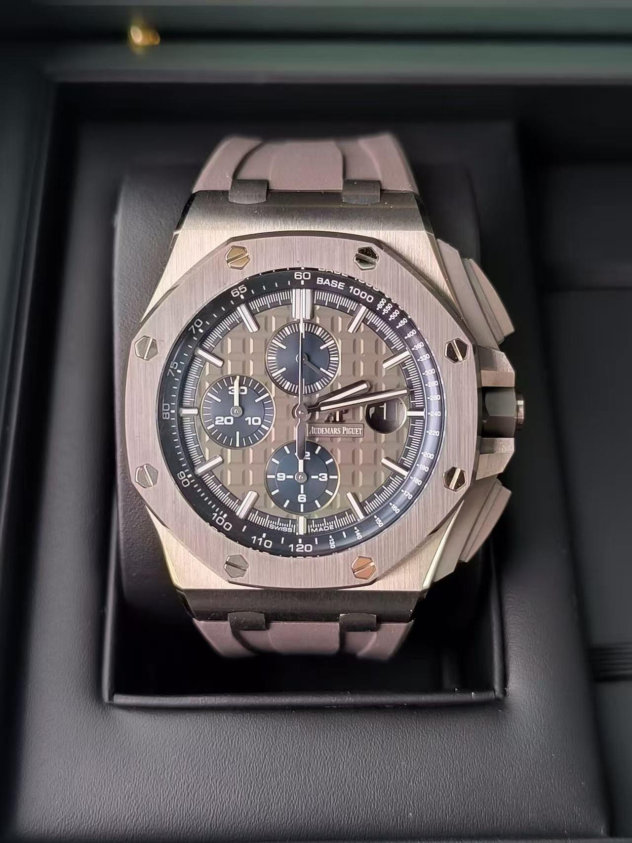 Audemars Piguet 26400IO.OO.A004CA.02