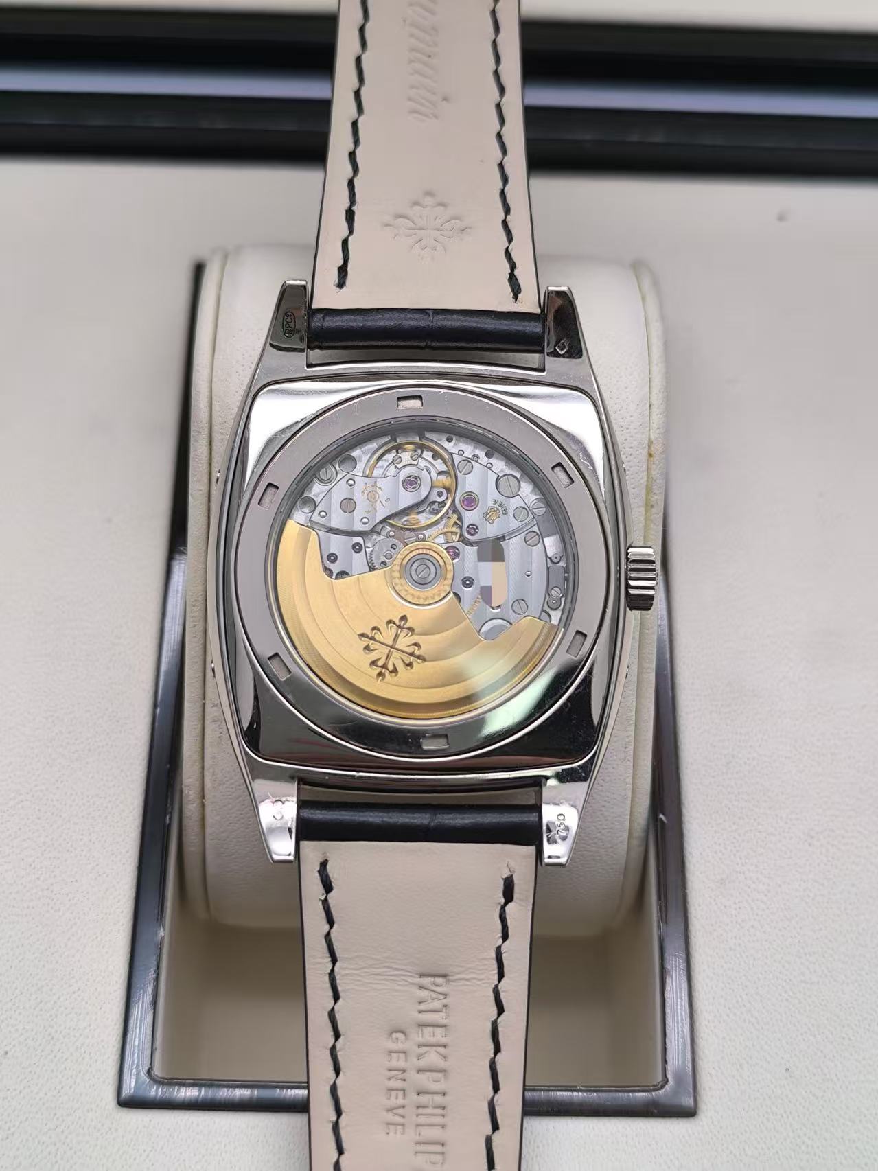 Patek Philippe 5135G-001 detail 3