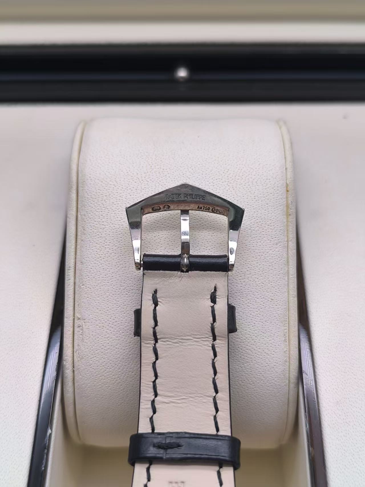 Patek Philippe 5135G-001 detail 5
