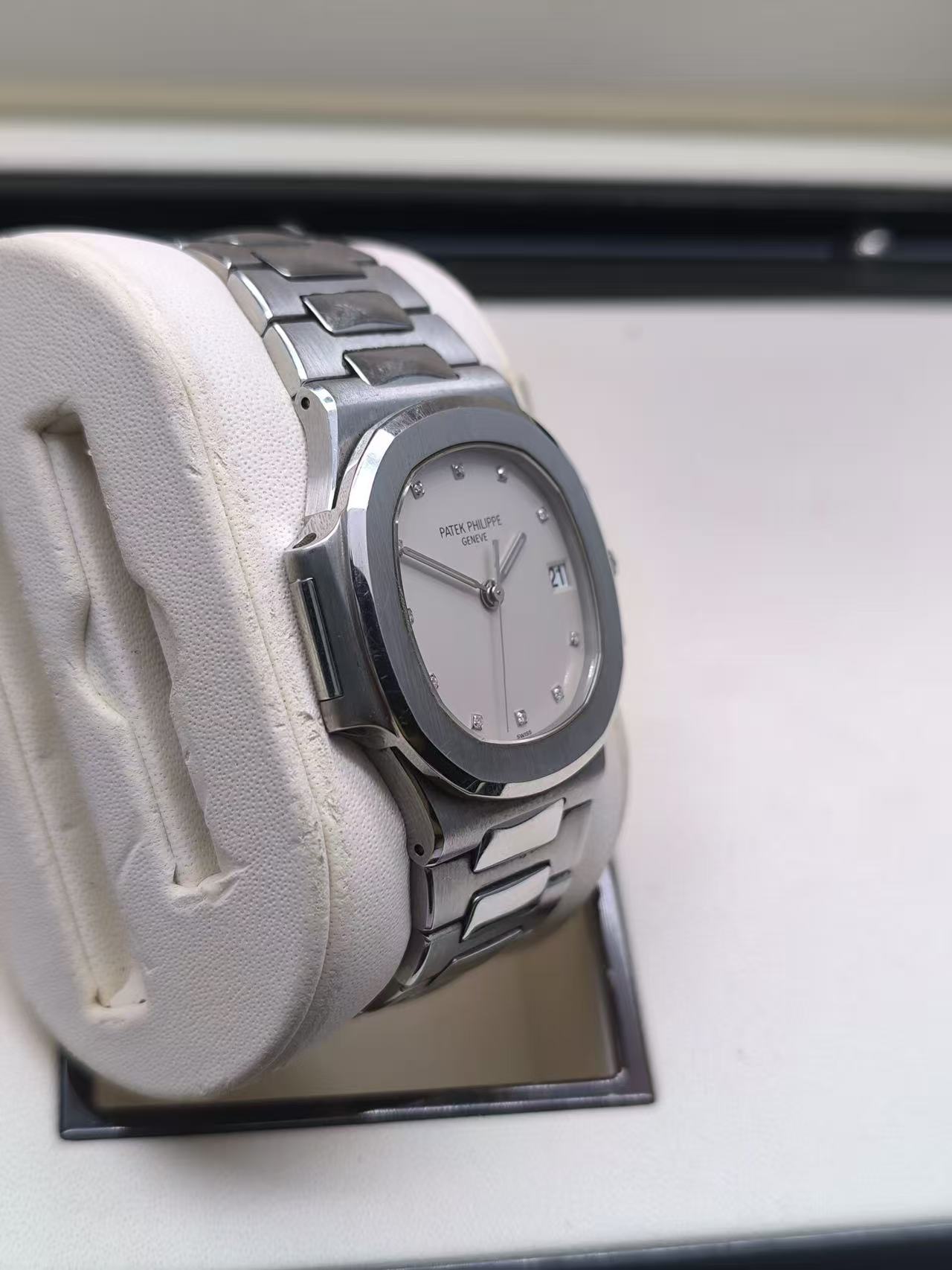 Patek Philippe 3800 / 1A detail 1
