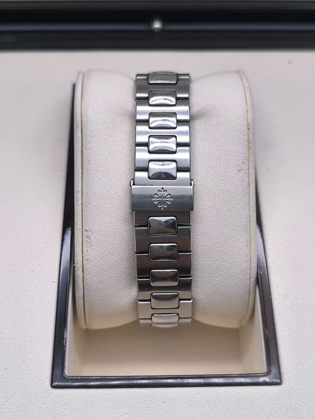 Patek Philippe 3800 / 1A detail 4