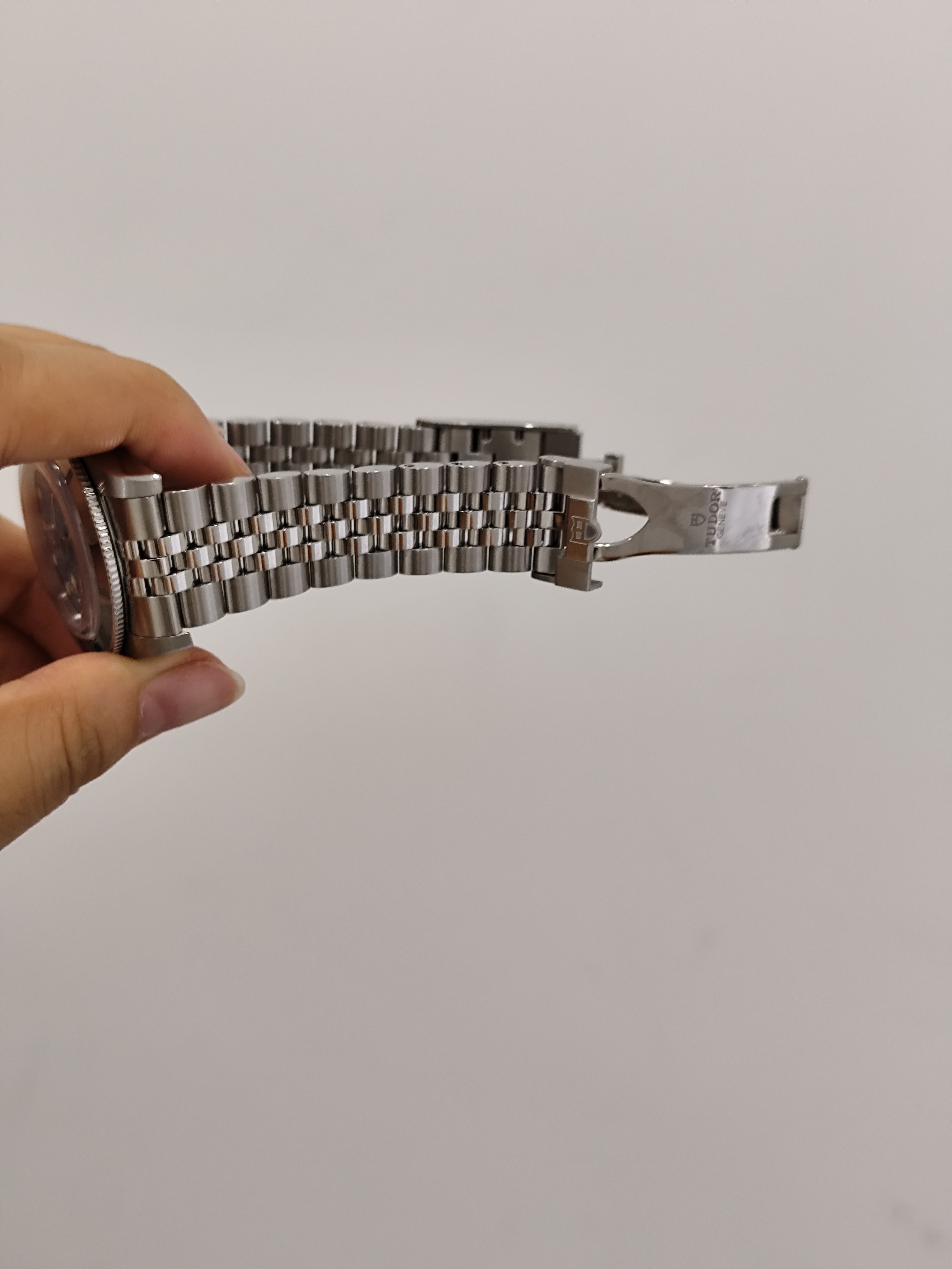 Tudor m79000-0001 detail 1