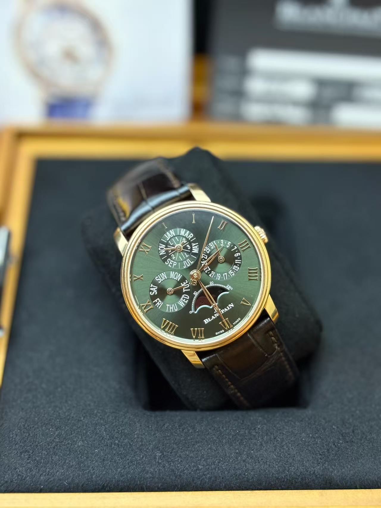 Blancpain 6656-3653-55B detail 4