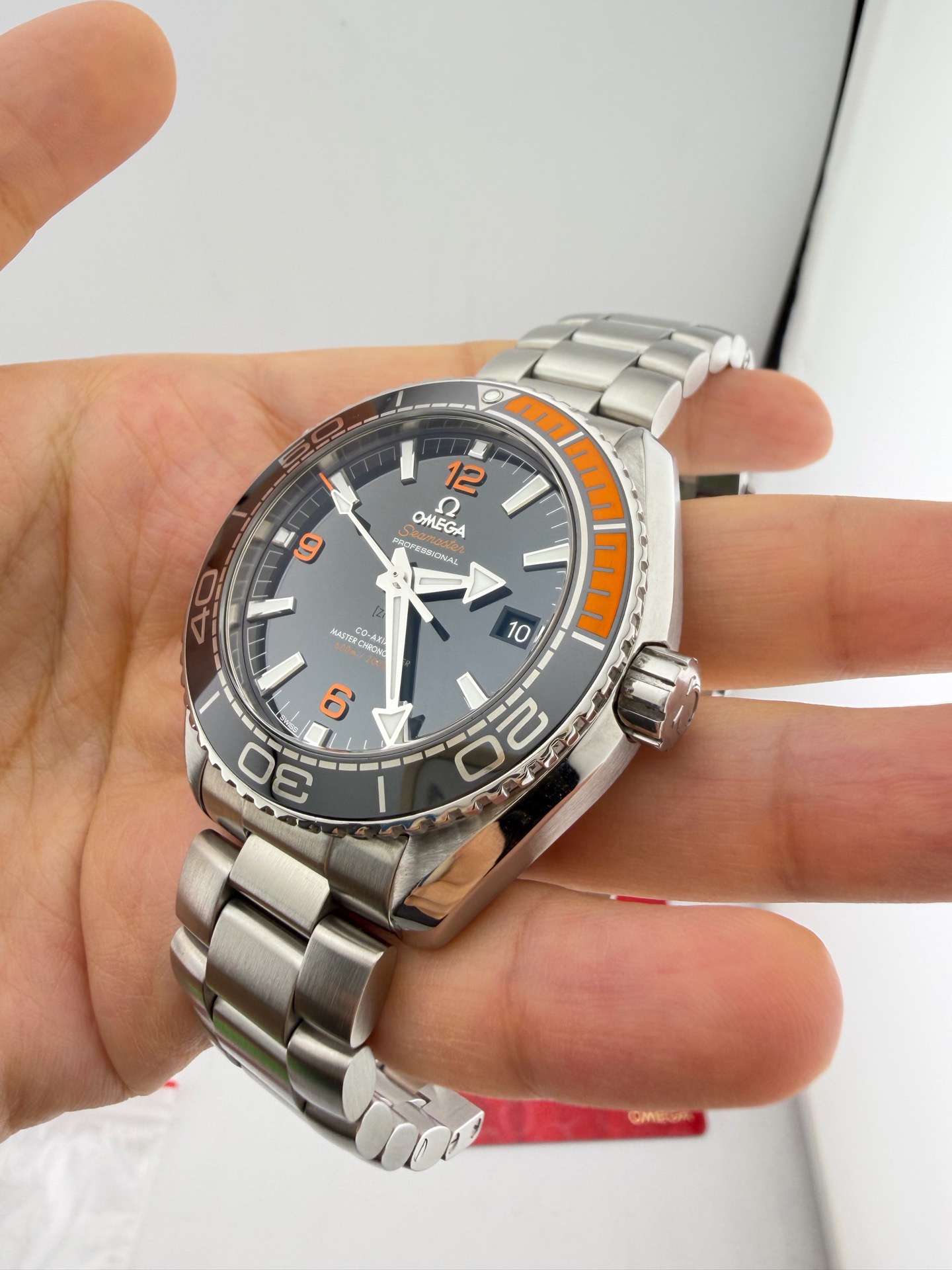 Omega 215.30.44.21.01.002 detail 2