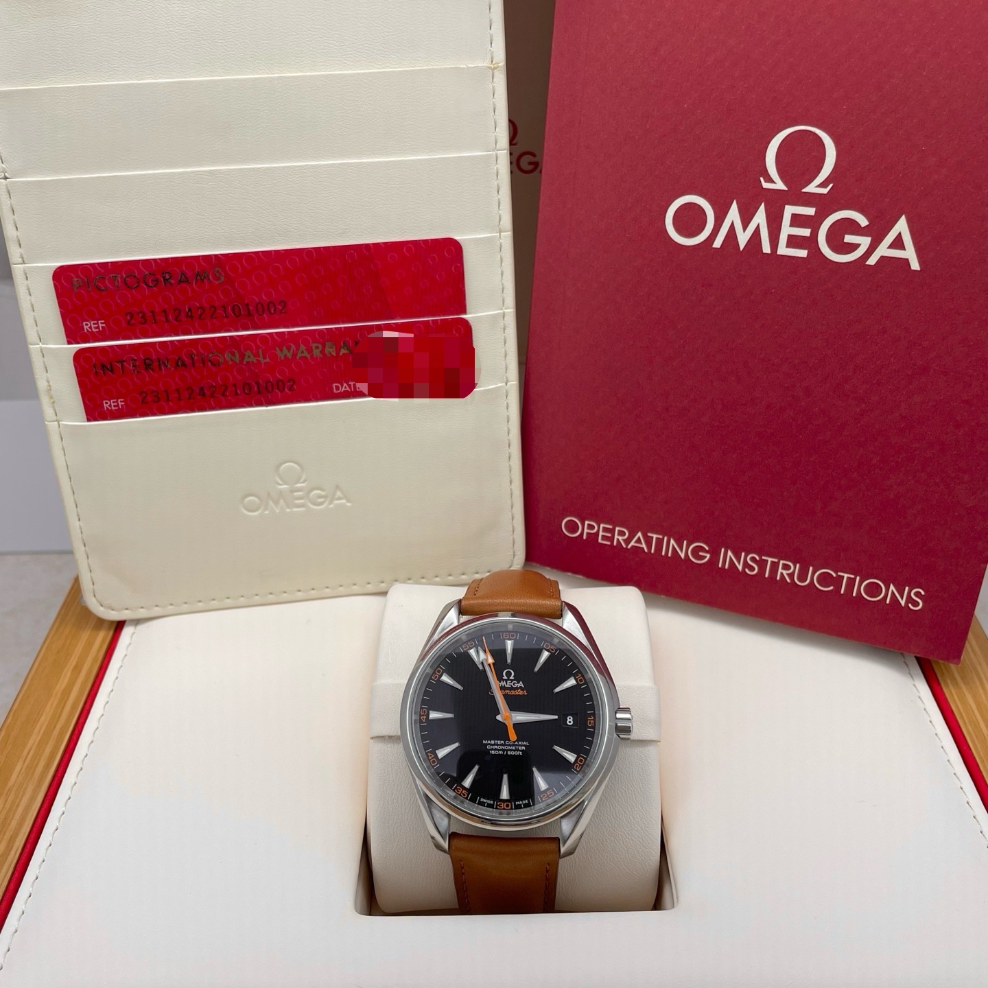 Omega 231.12.42.21.01.002 detail 5