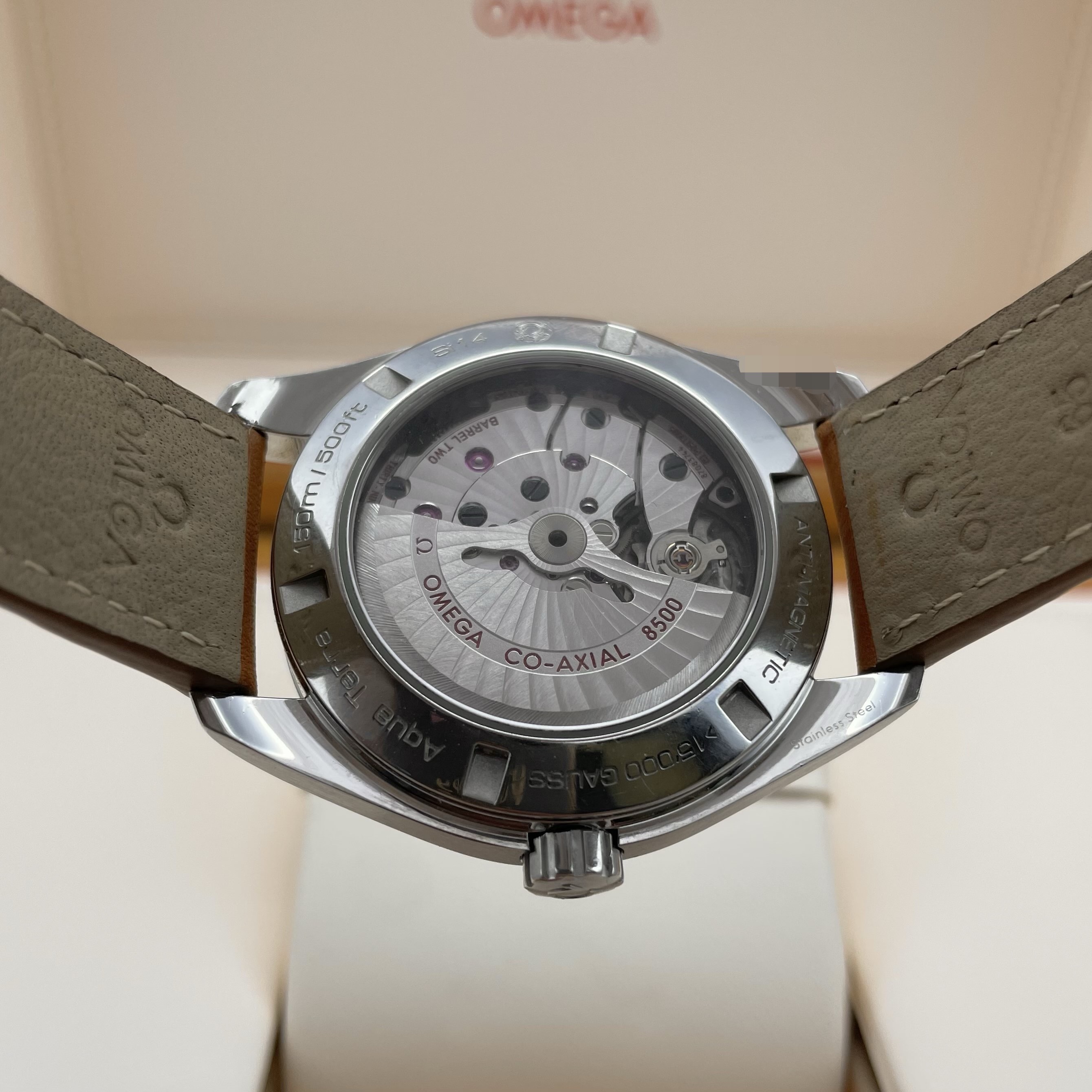 Omega 231.12.42.21.01.002 detail 4