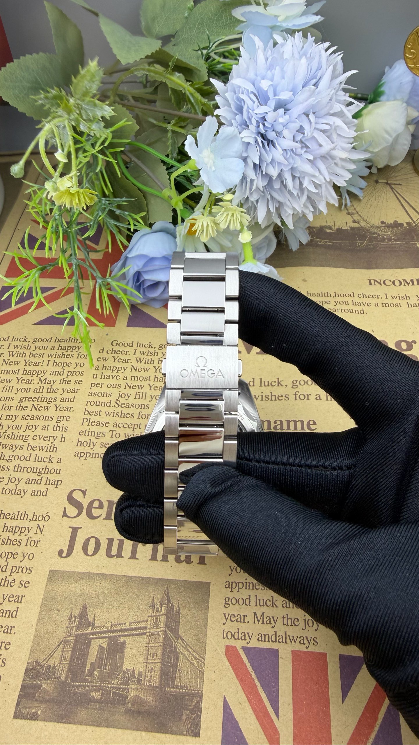 Omega 220.10.43.22.03.001 detail 3