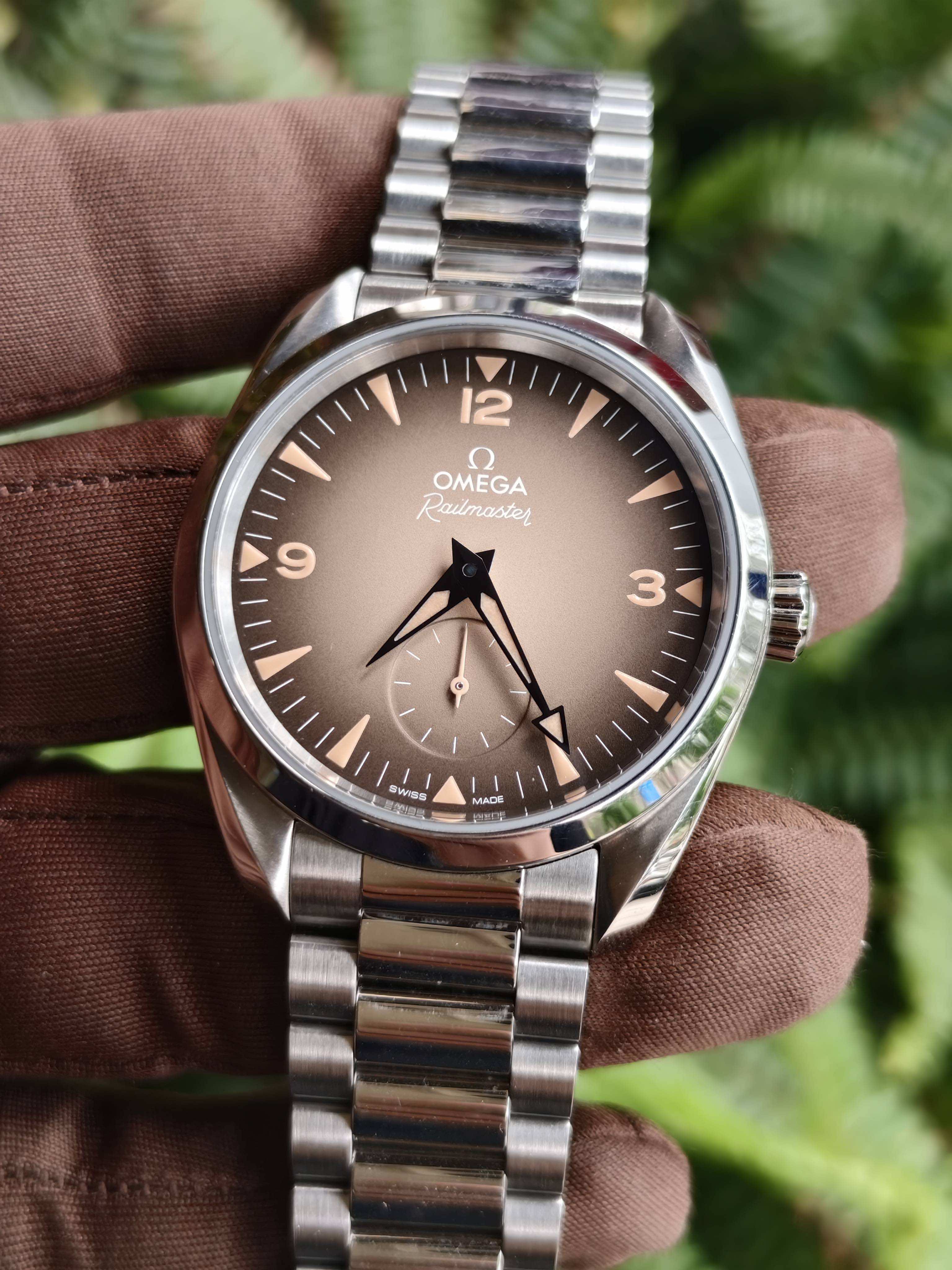 Omega 235.10.38.20.13.001