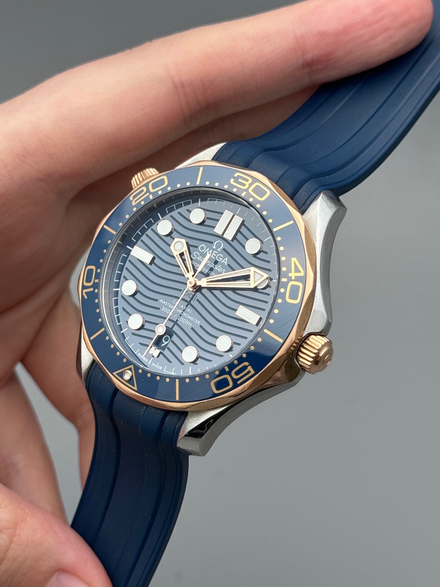 Omega 210.22.42.20.03.002 detail 1