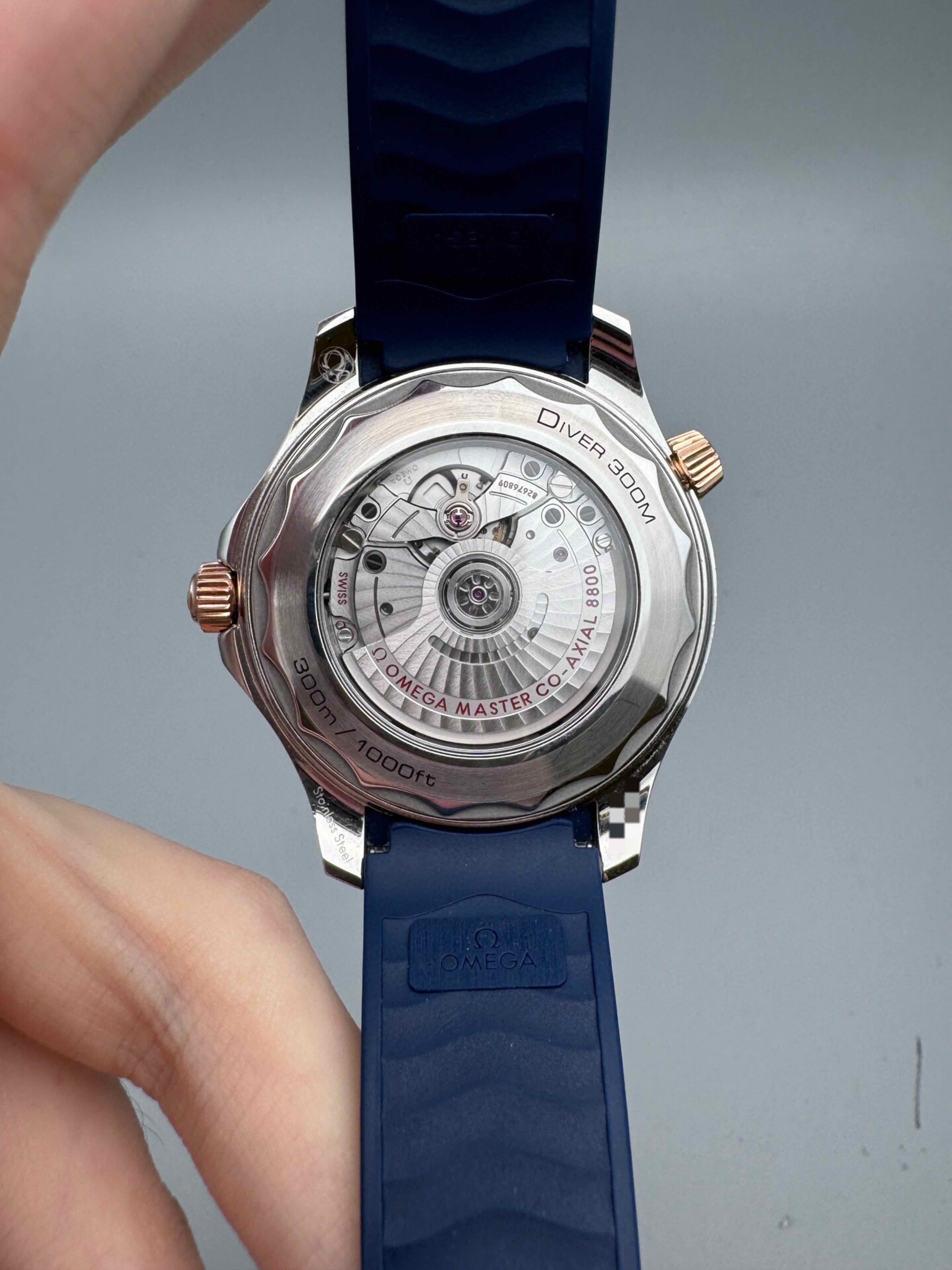 Omega 210.22.42.20.03.002 detail 3