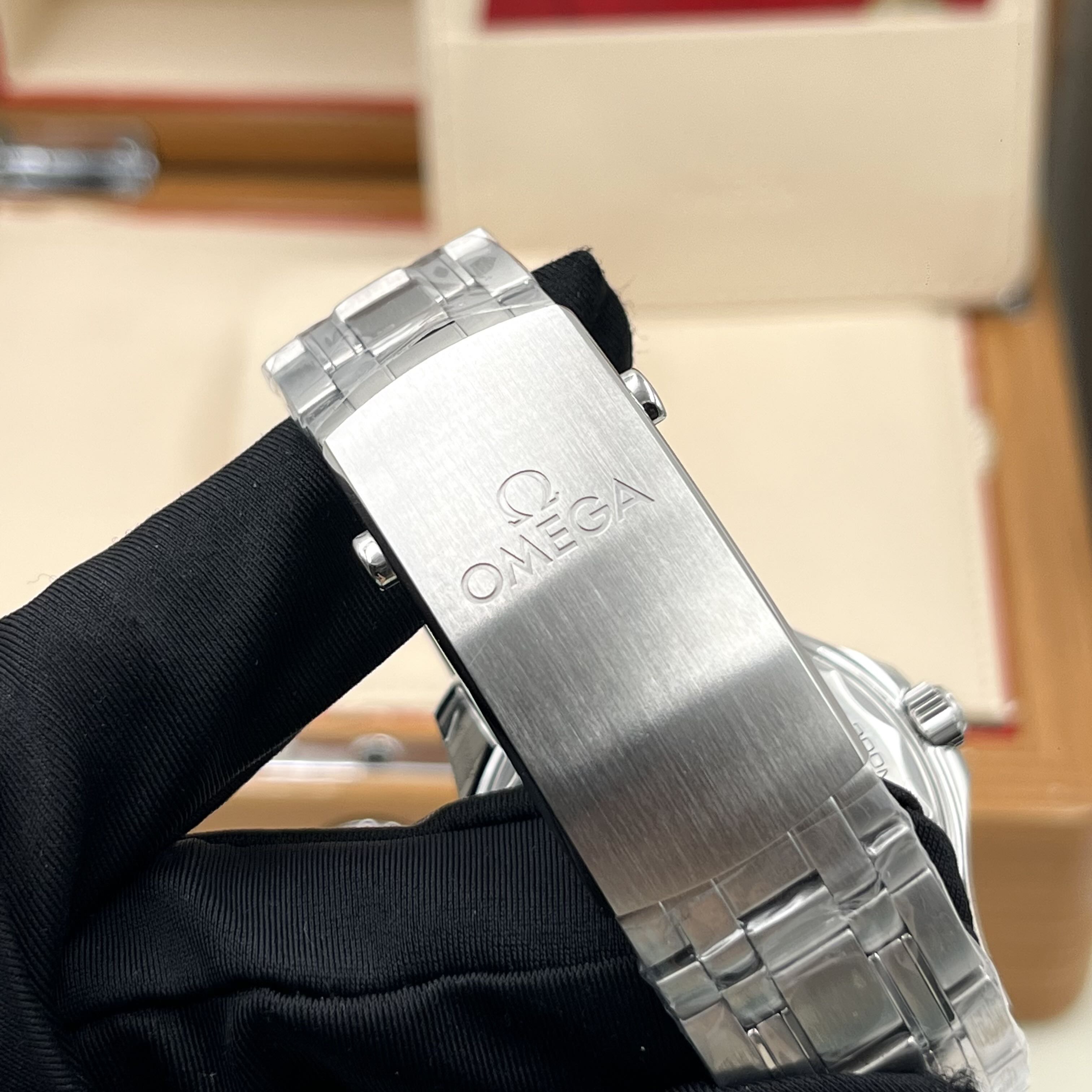 Omega 210.30.42.20.04.001 detail 5